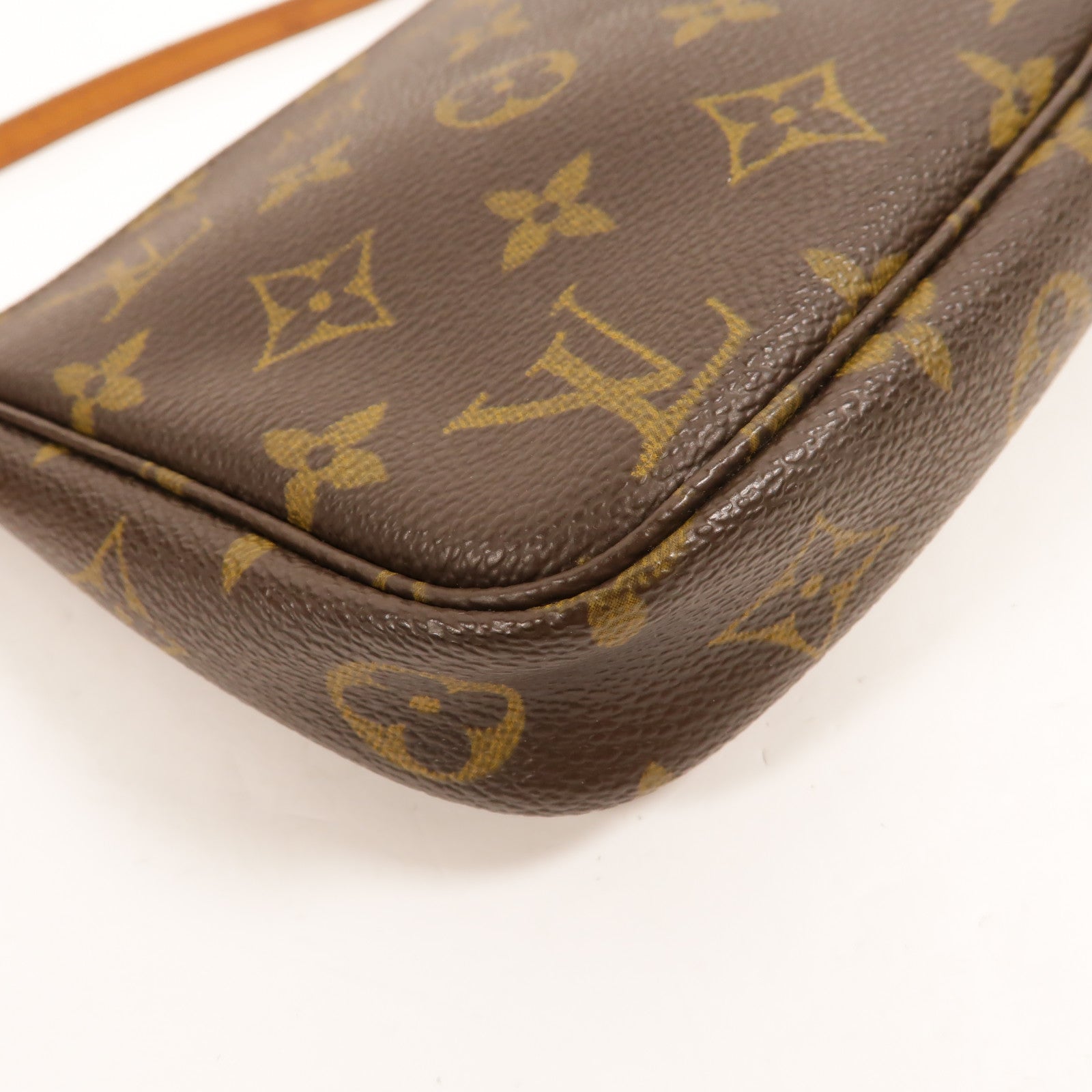 LOUIS VUITTON Monogram Pochette Accessoires金扣手挽袋棕色