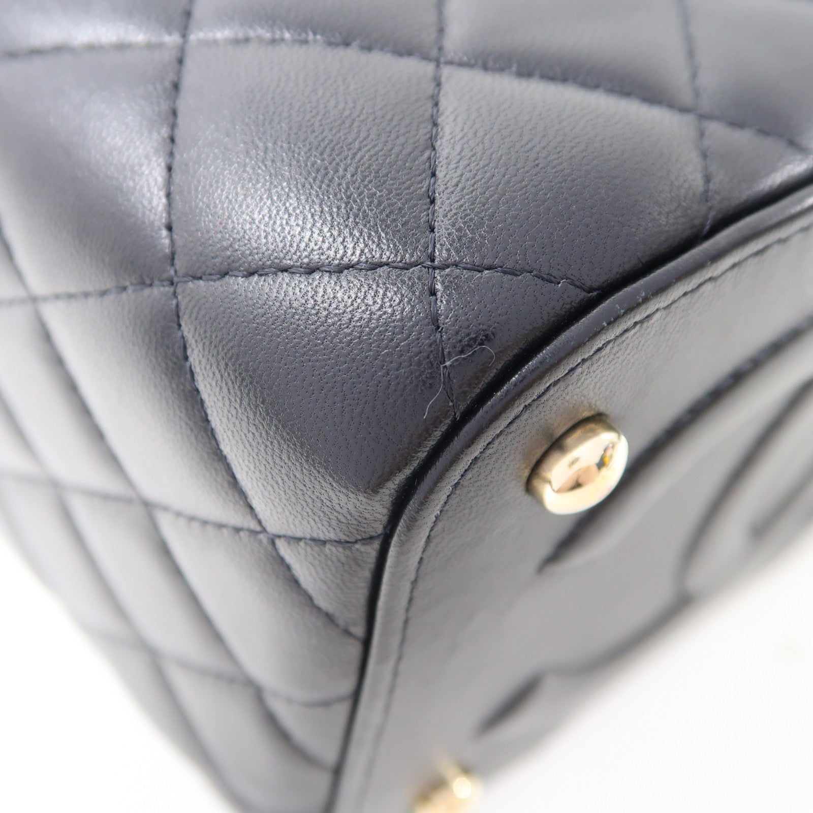 CHANEL (PRICE DOWN) Quilted CC GHW Vanity Chain Shoulder 2 Way Bag Lambskin Leather Black