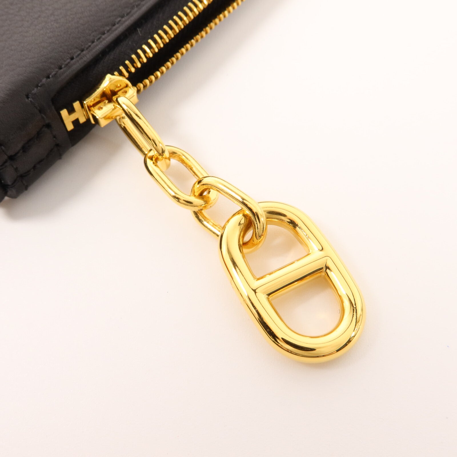 HERMES Evergrain皮革Zipengo Chaine d'Ancre To Go Pouch肩背袋Noir