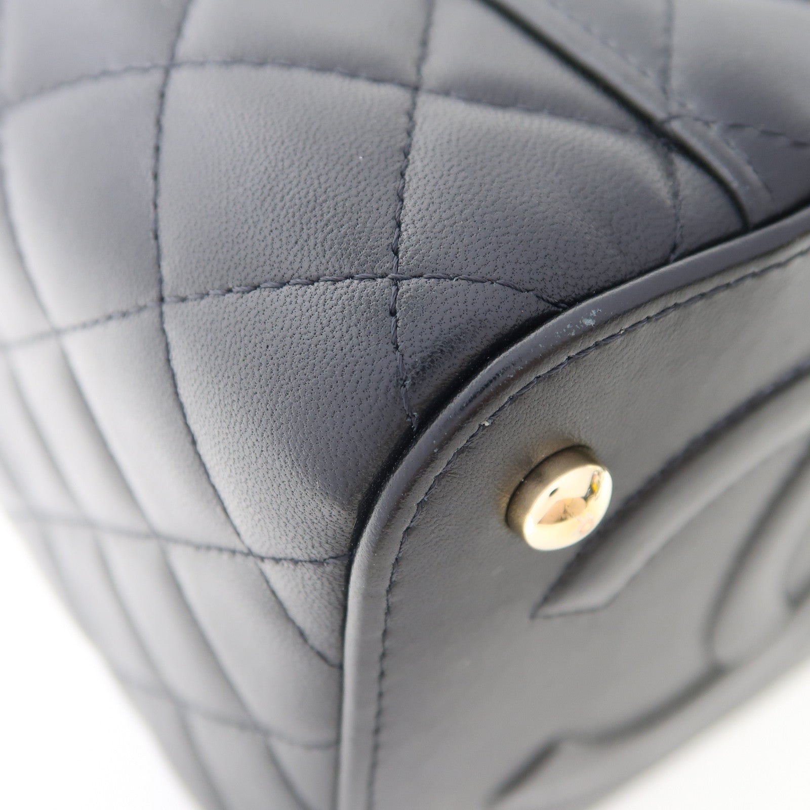 CHANEL (PRICE DOWN) Quilted CC GHW Vanity Chain Shoulder 2 Way Bag Lambskin Leather Black