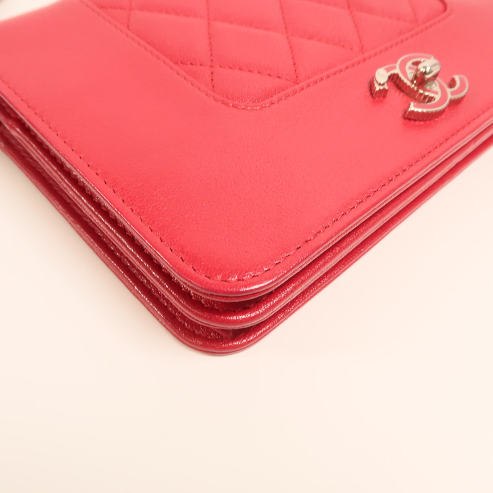 CHANEL 牛皮皮革WOC Wallet On Chain銀扣鏈帶肩背袋
