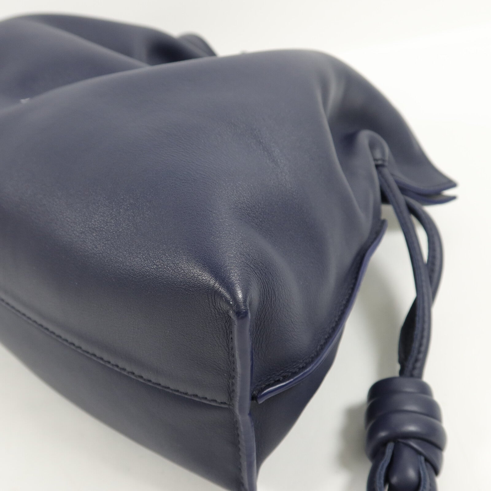 LOEWE 牛皮皮革Medium Flamenco Clutch肩背袋
