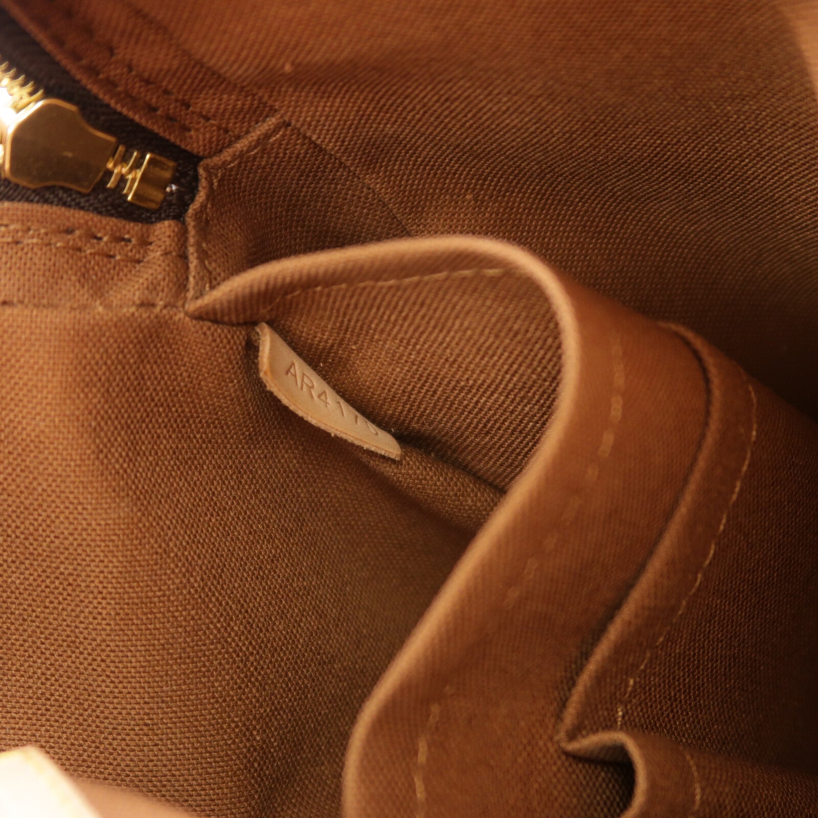 LOUIS VUITTON Monogram Trotteur Beaubourg肩背袋