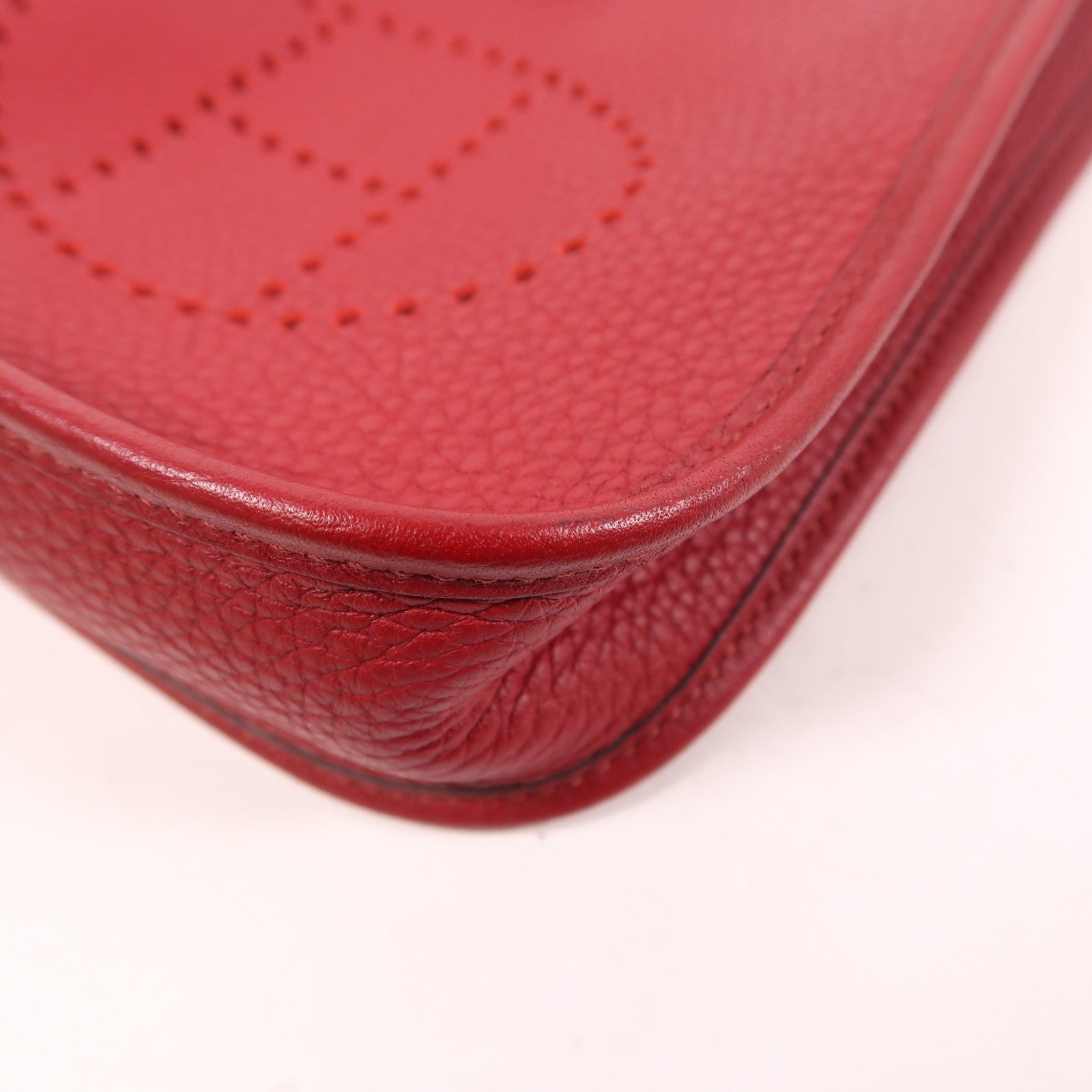 HERMES GHW Evelyne TPM Shoulder Bag Taurillon Clemence Leather Rouge H