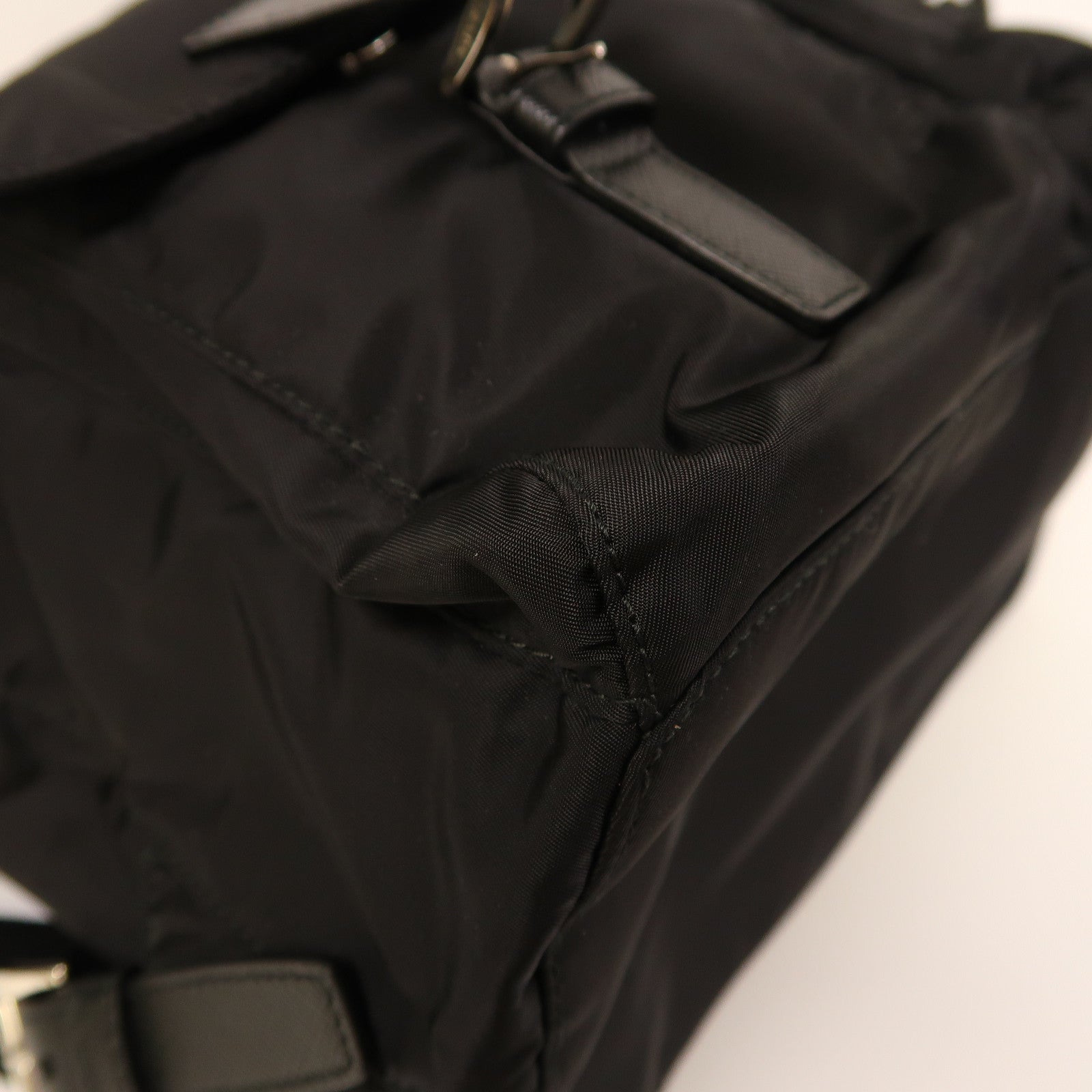 PRADA 尼龍Backpack銀扣背包黑色