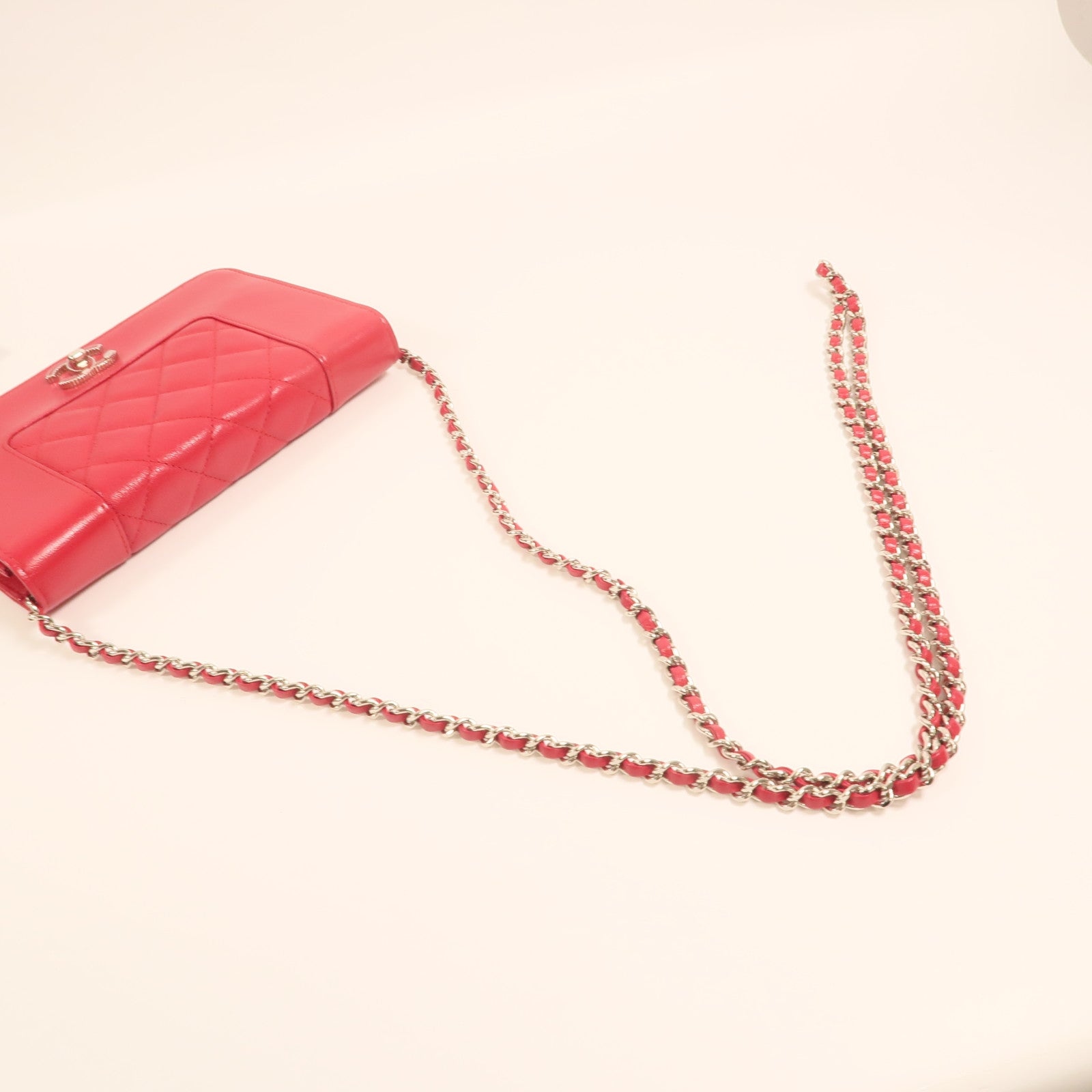 CHANEL 牛皮皮革WOC Wallet On Chain銀扣鏈帶肩背袋
