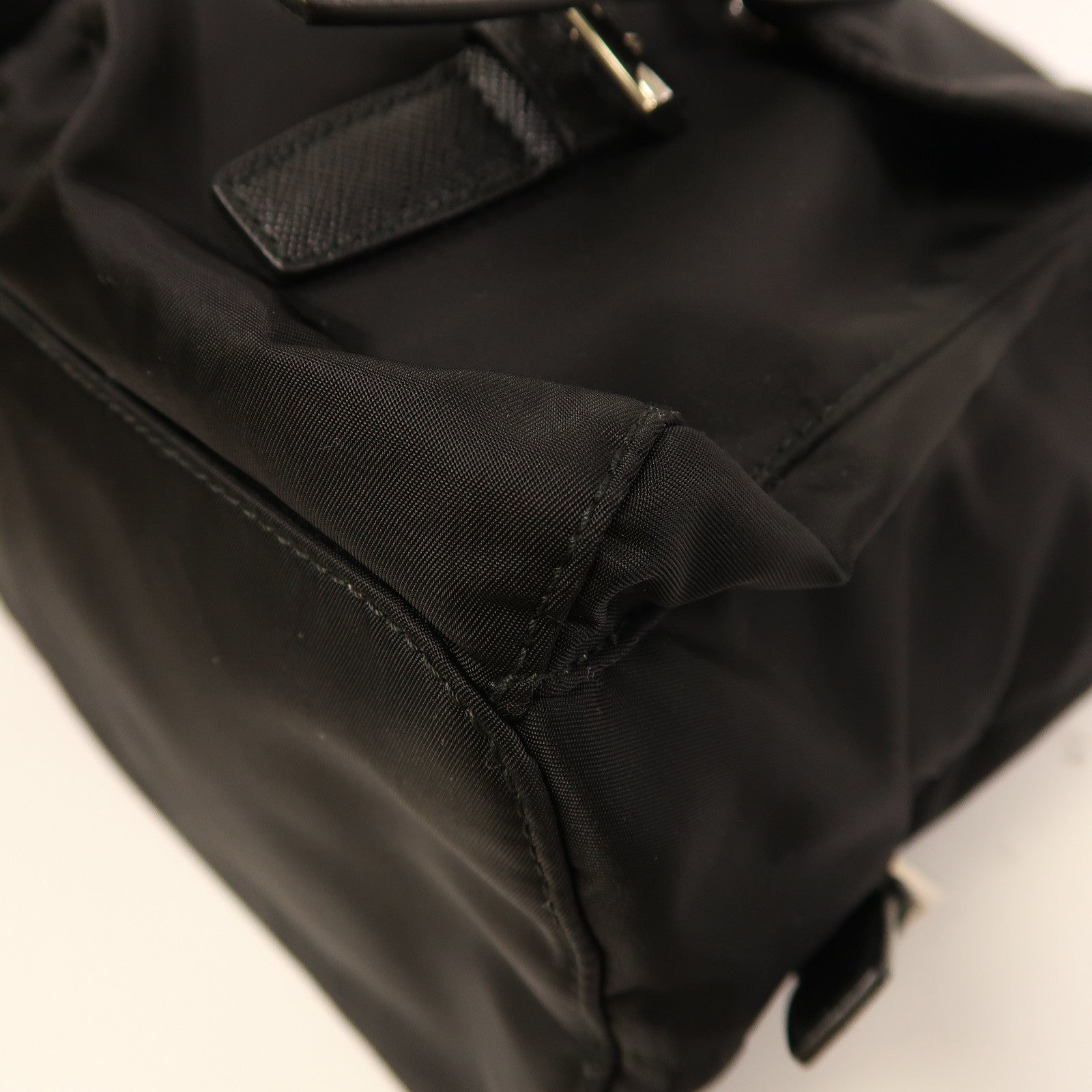 PRADA 尼龍Backpack銀扣背包黑色