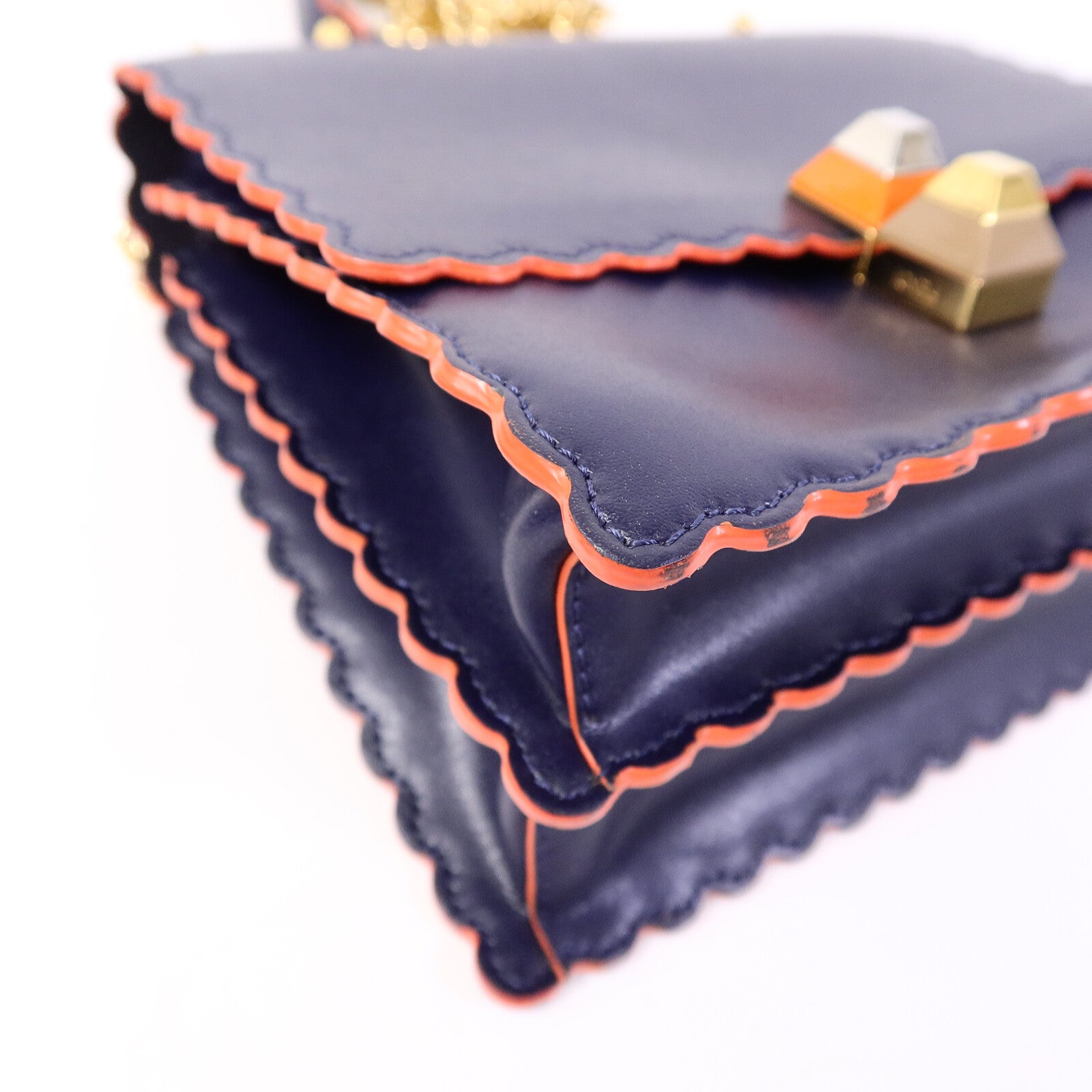 FENDI 牛皮皮革Kan I Small鏈帶肩背袋