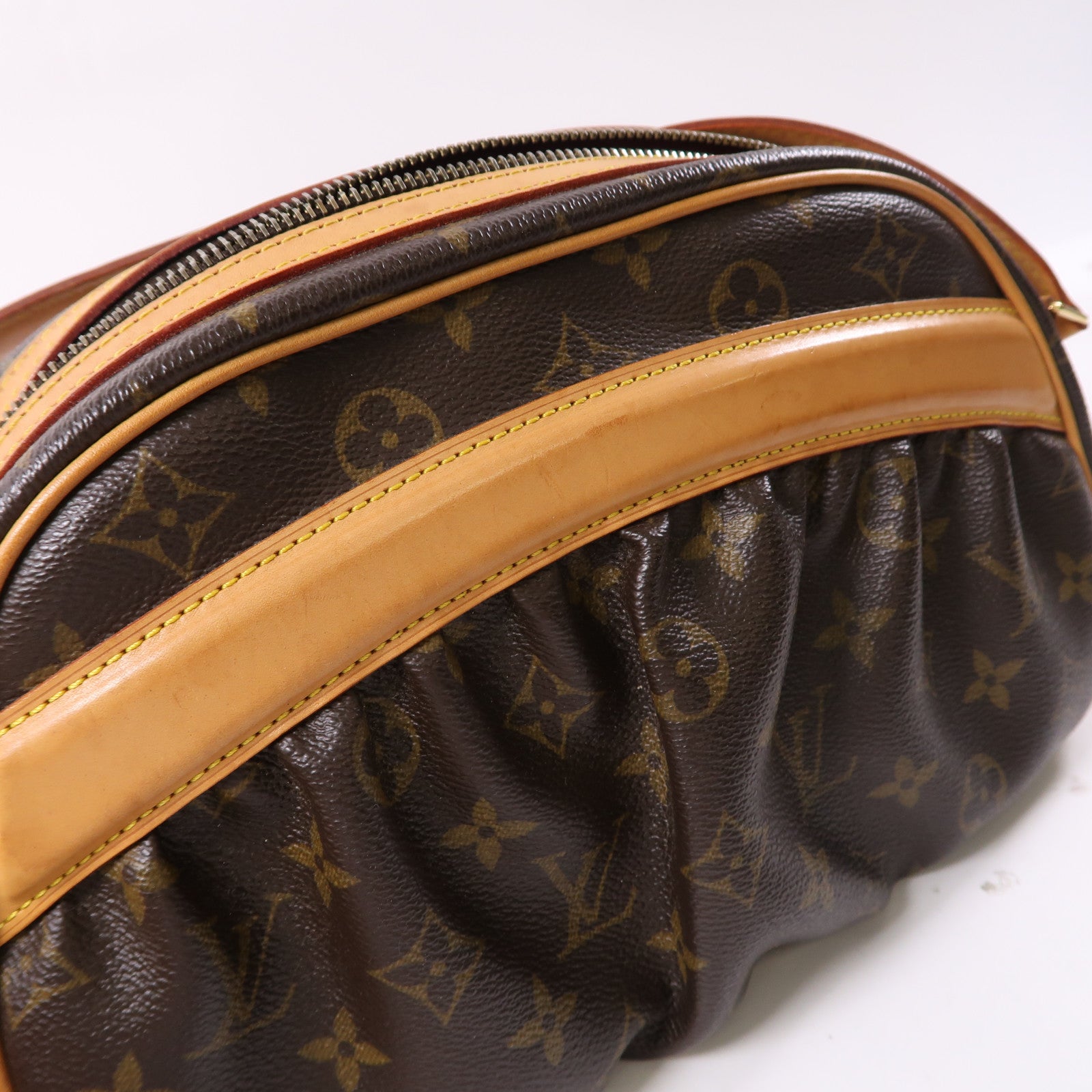 LOUIS VUITTON Monogram Klara金扣肩背袋啡色