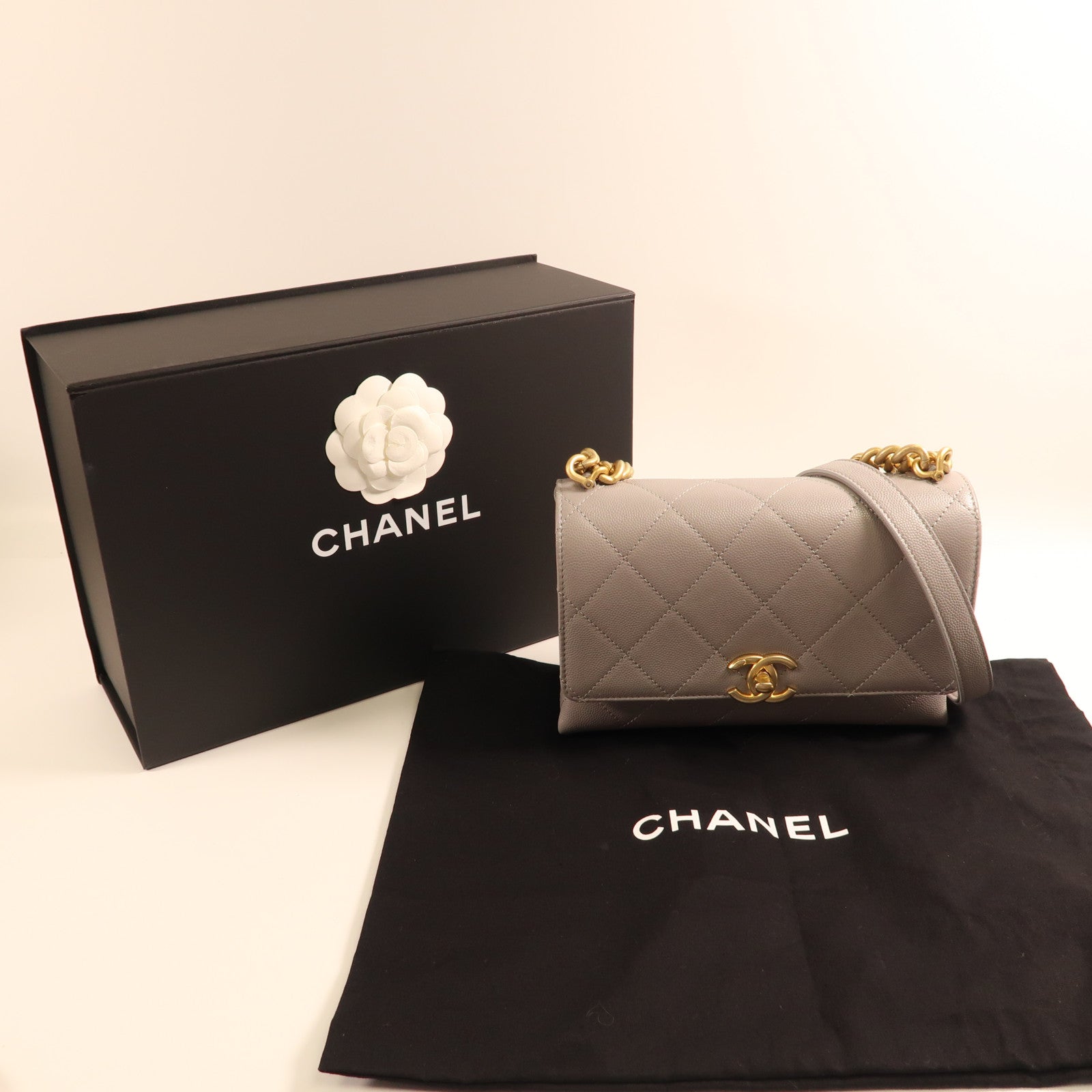 CHANEL 牛皮皮革Chain Shoulder金扣鏈帶肩背袋
