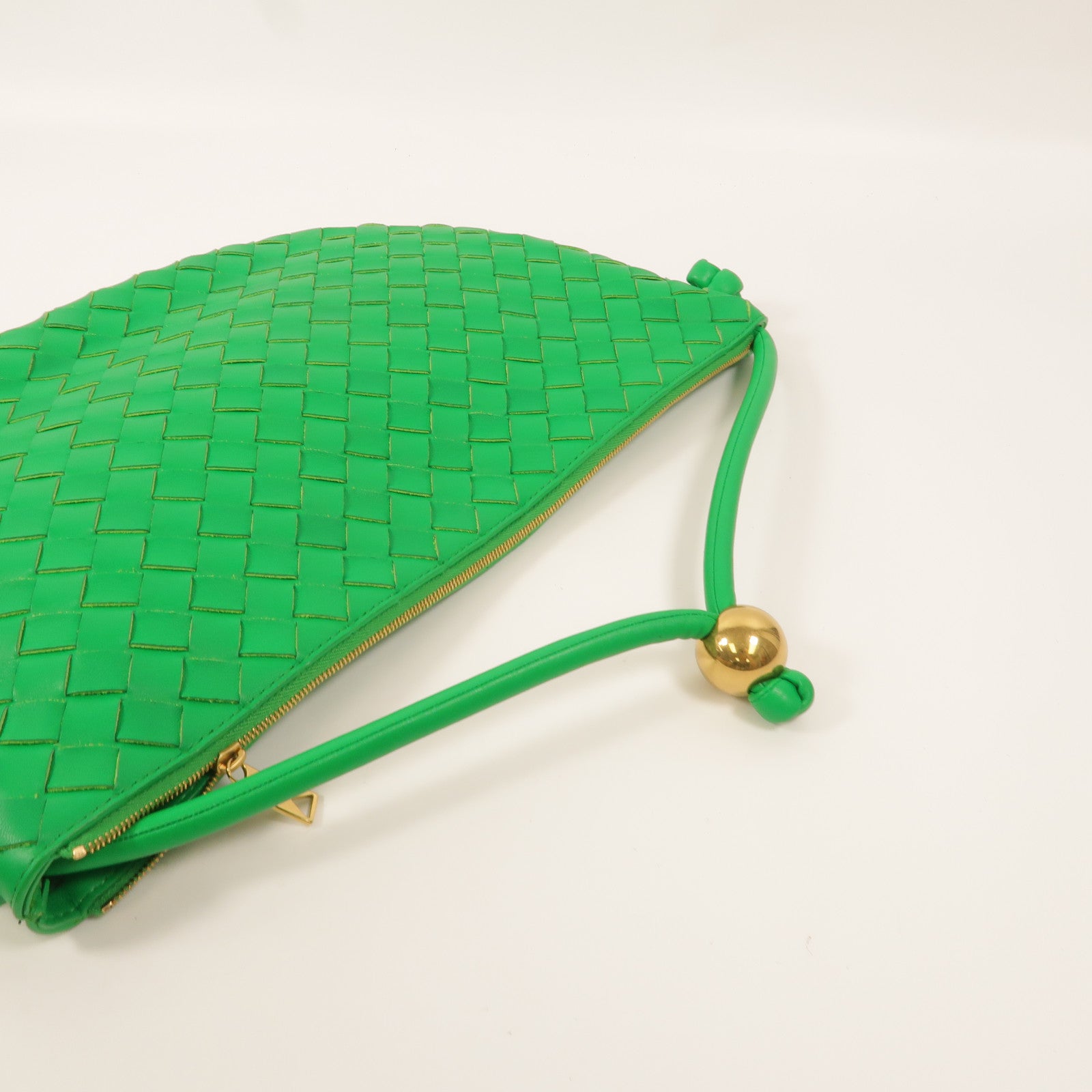 BOTTEGA VENETA 羊皮皮革Intrecciato Medium Turn Pouch肩背袋