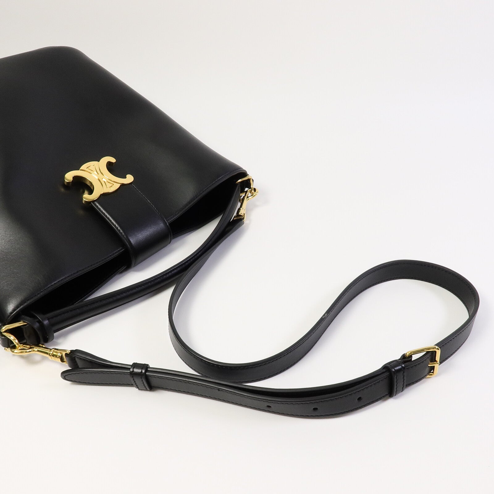 CELINE 牛皮皮革Louise Bucket Medium手挽肩背兩用袋