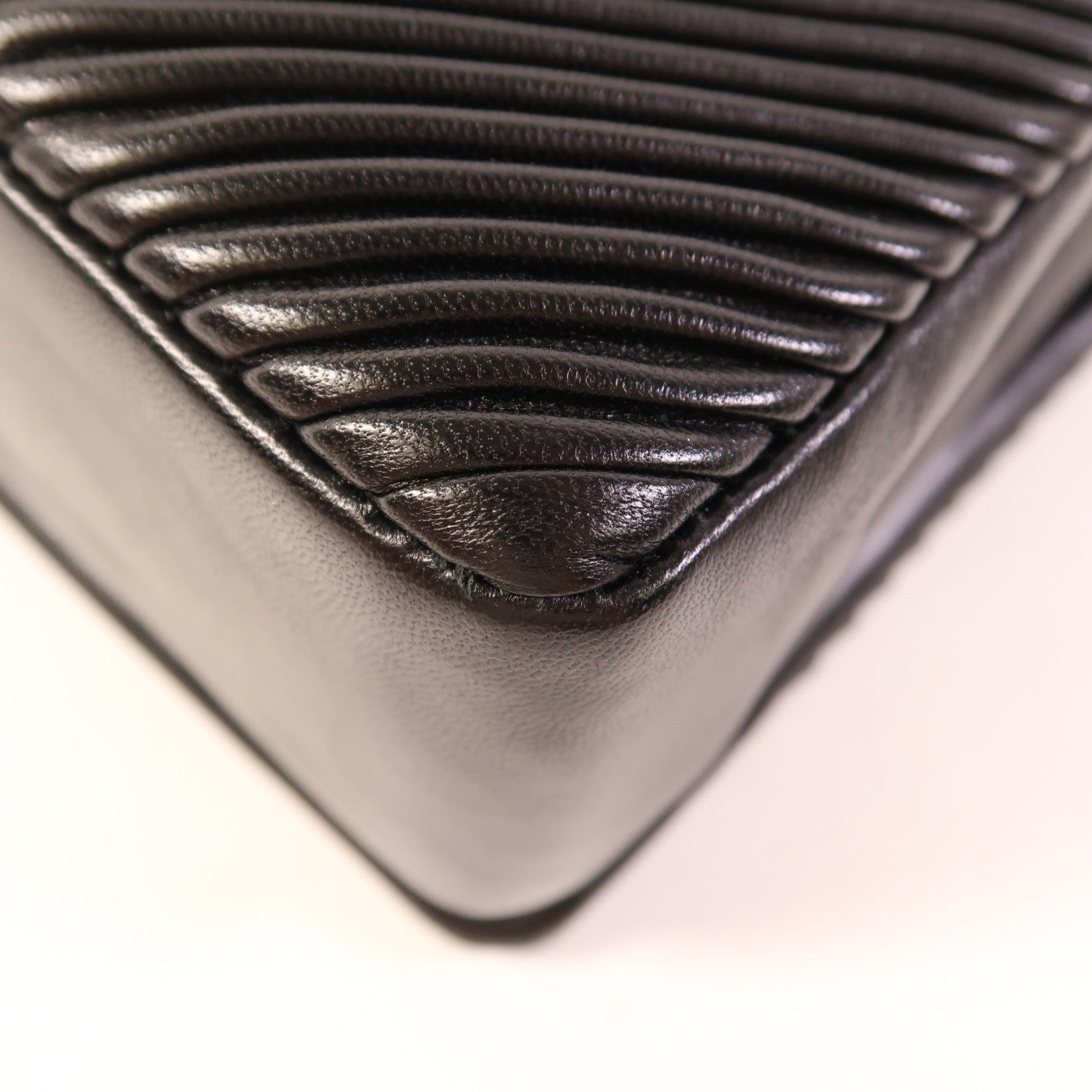 CHANEL 牛皮皮革Shoulder Bag金扣鏈帶肩背袋