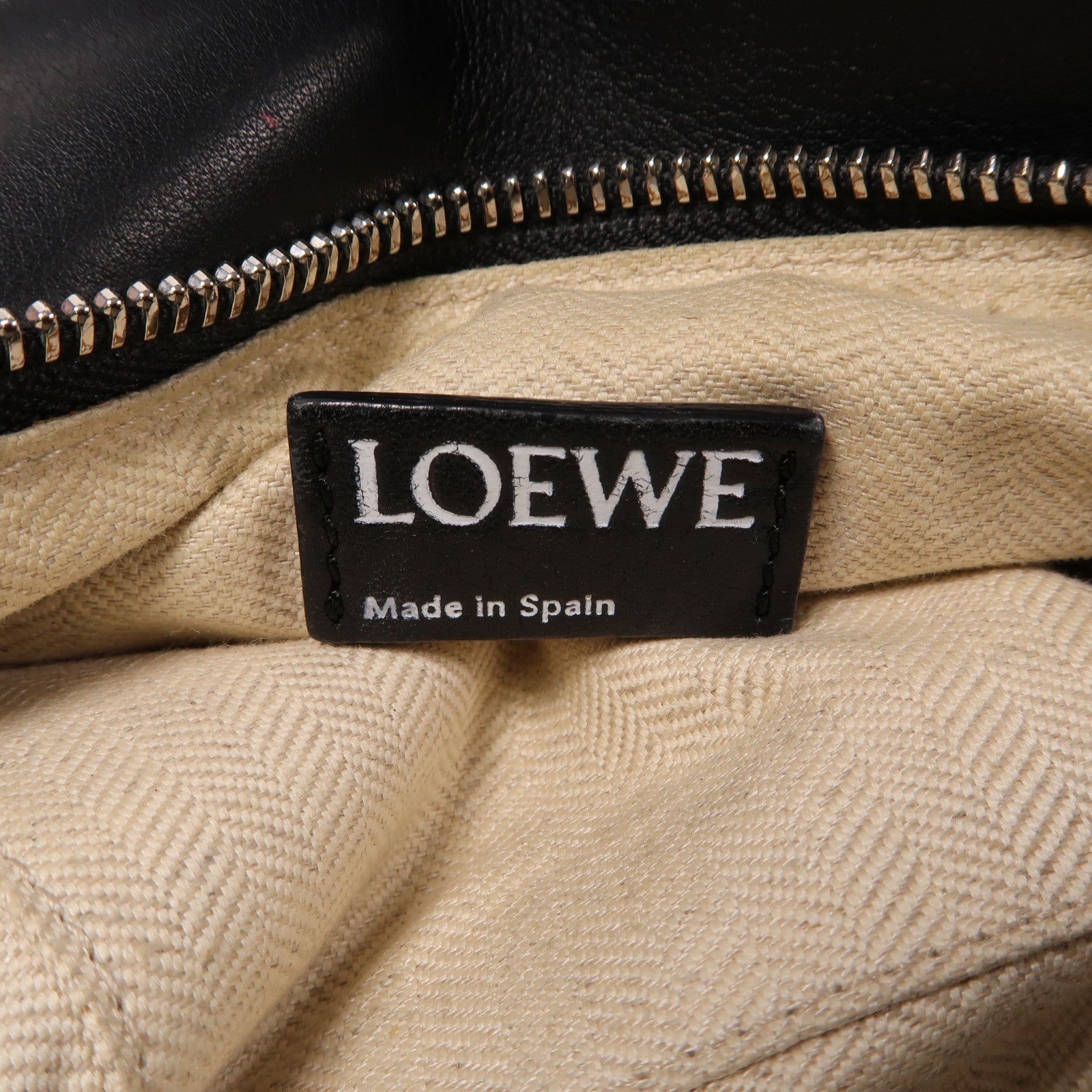 LOEWE 牛皮皮革Puzzle Medium銀扣手挽肩背兩用袋黑色