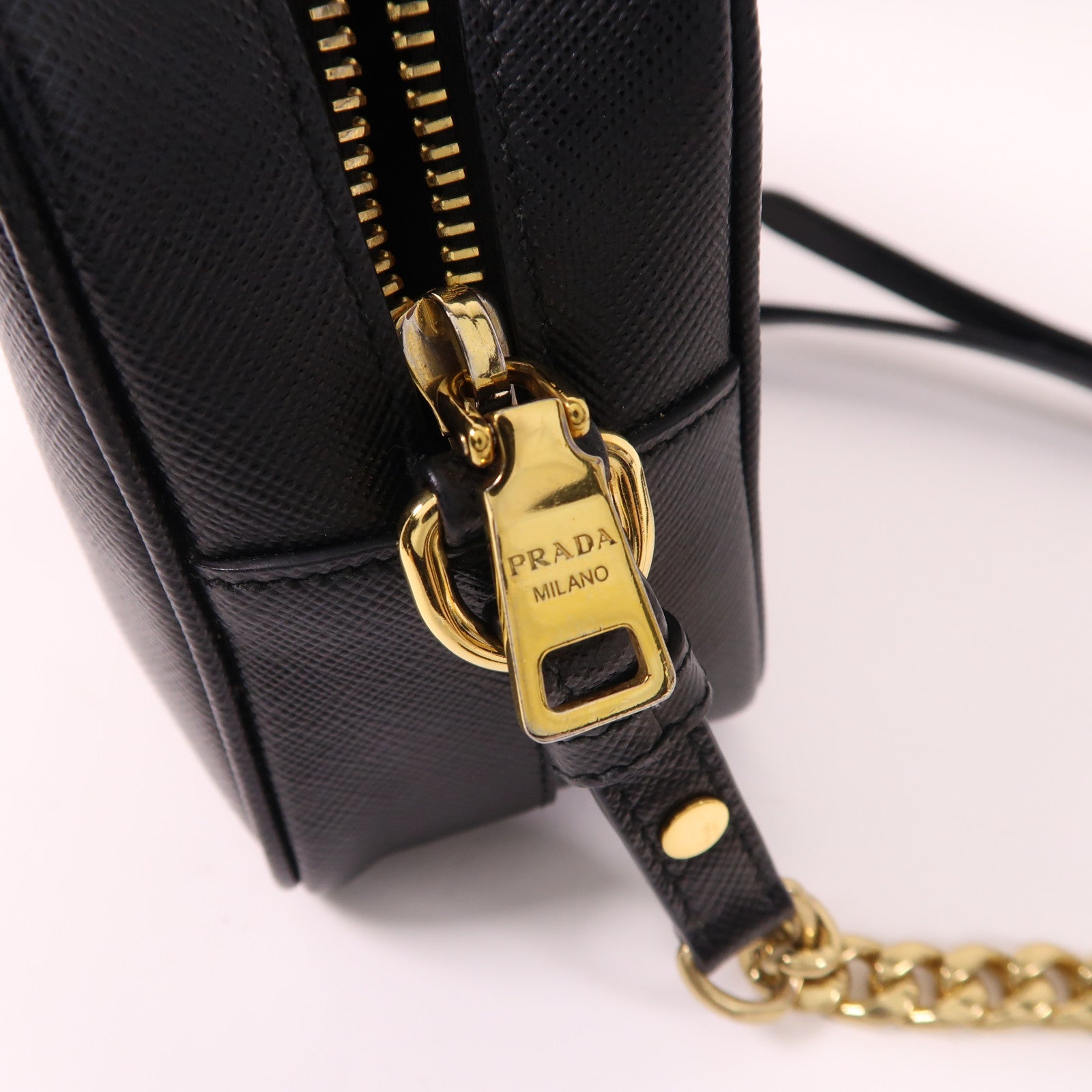 PRADA Saffiano皮革Shoulder Bag金扣肩背袋
