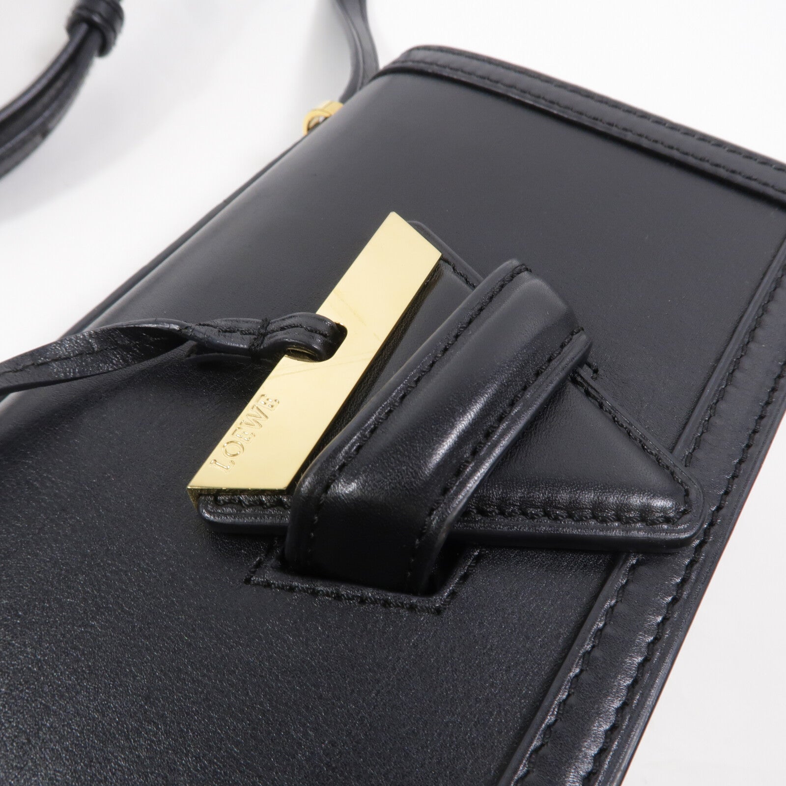LOEWE 牛皮皮革Barcelona肩背袋