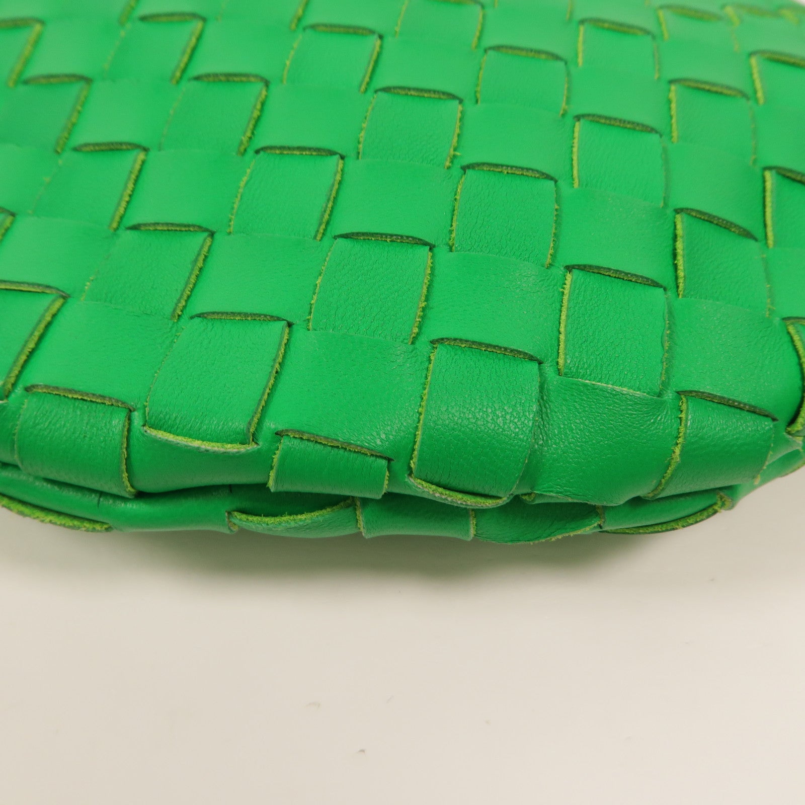 BOTTEGA VENETA 羊皮皮革Intrecciato Medium Turn Pouch肩背袋