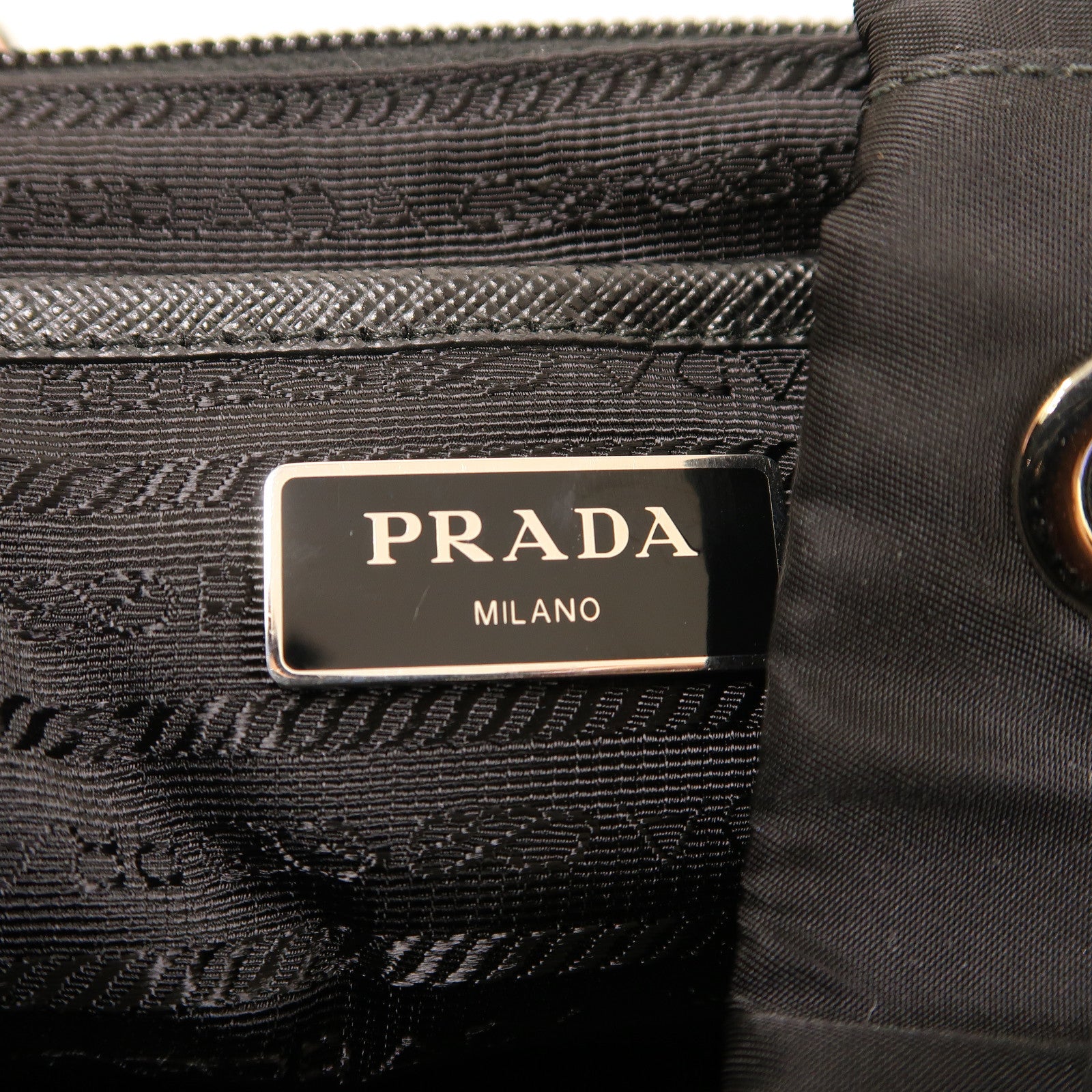 PRADA 尼龍Backpack銀扣背包黑色