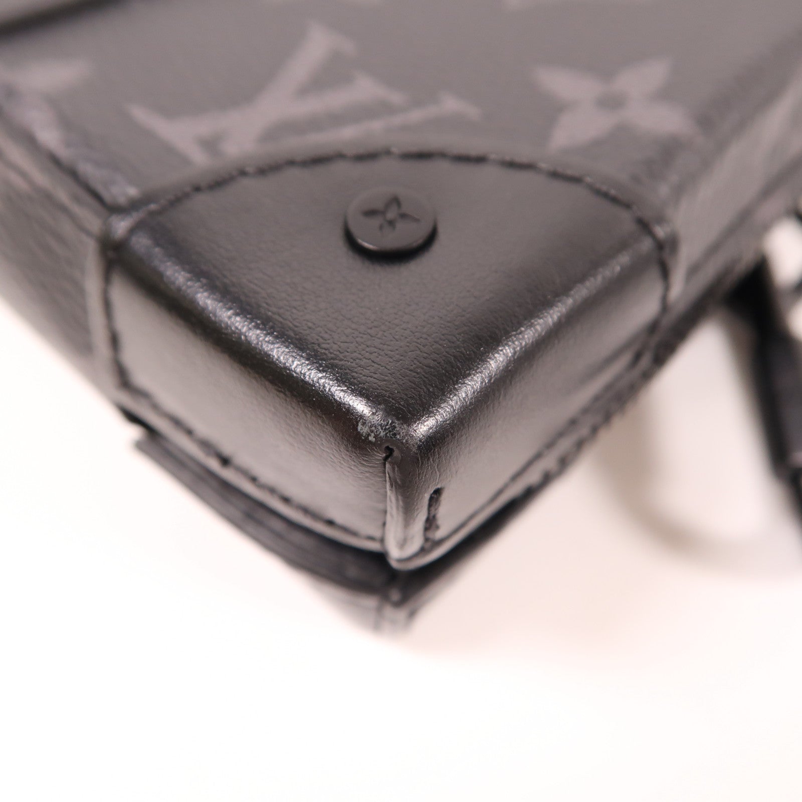LOUIS VUITTON Monogram Eclipse Soft Trunk Wallet肩背袋黑色