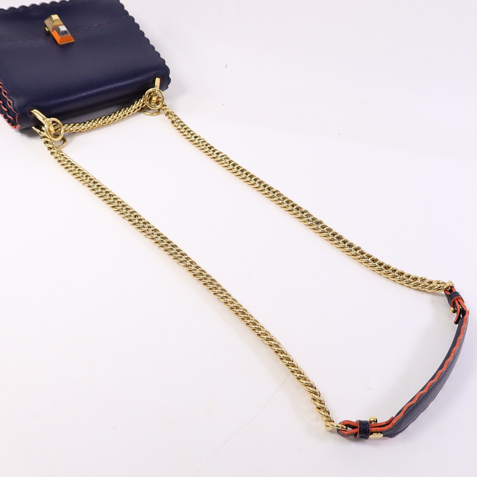 FENDI 牛皮皮革Kan I Small鏈帶肩背袋