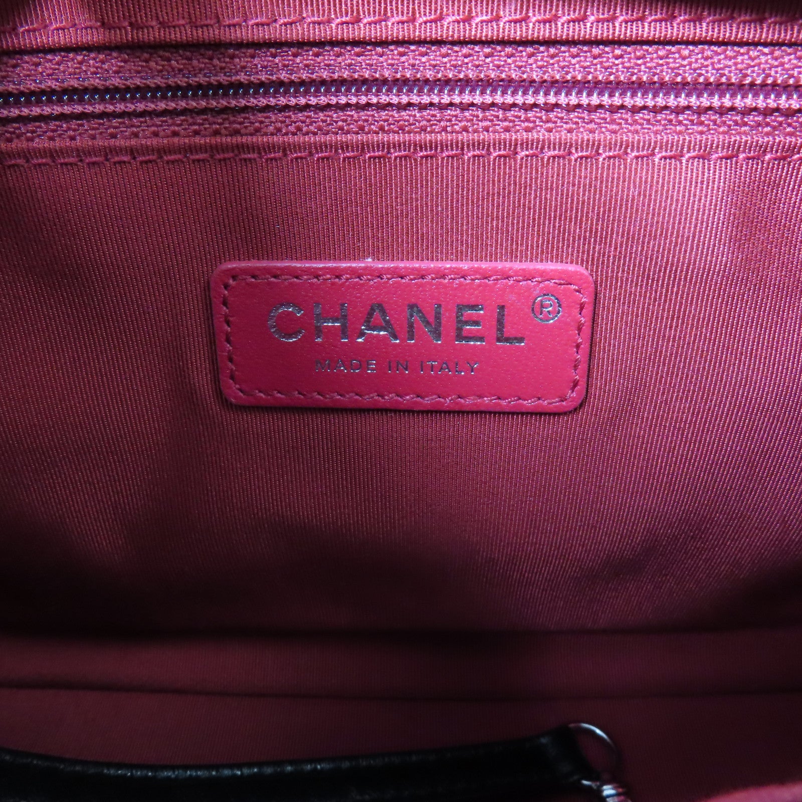 CHANEL 牛皮皮革Gabrielle Medium鏈帶肩背袋