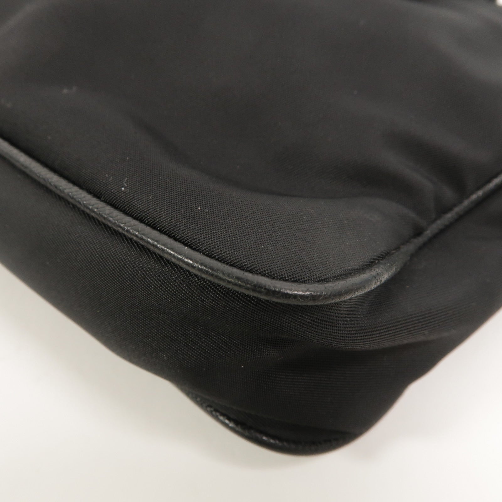 PRADA 尼龍Shoulder Bag鏈帶肩背袋