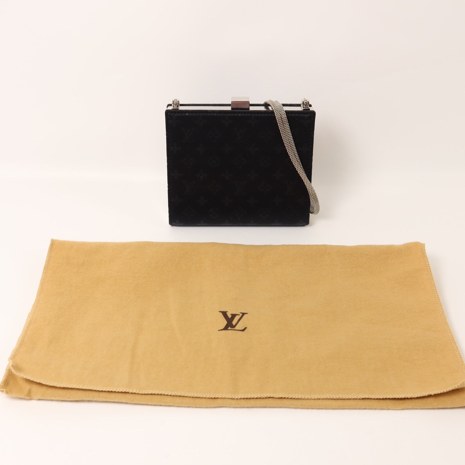 LOUIS VUITTON Satin Monogram Mini Satin Ange Chain Bag鏈帶肩背袋