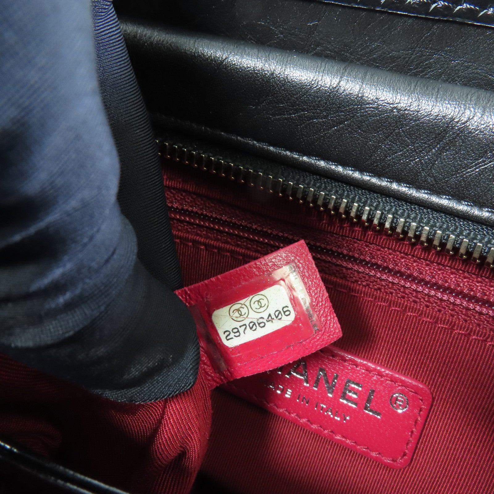 CHANEL 牛皮皮革Gabrielle Medium鏈帶肩背袋