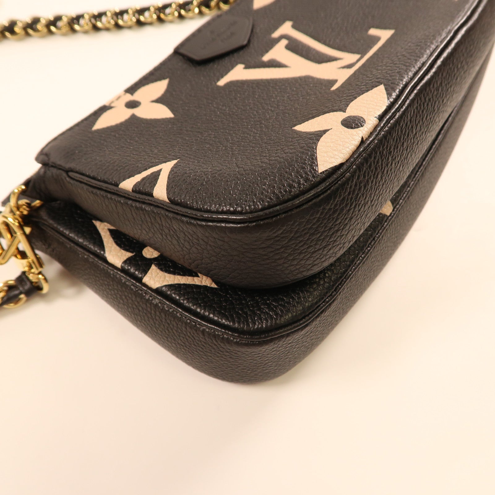 LOUIS VUITTON Monogram Empreinte Multi Pochette Accessoires金扣鏈帶肩背袋黑色