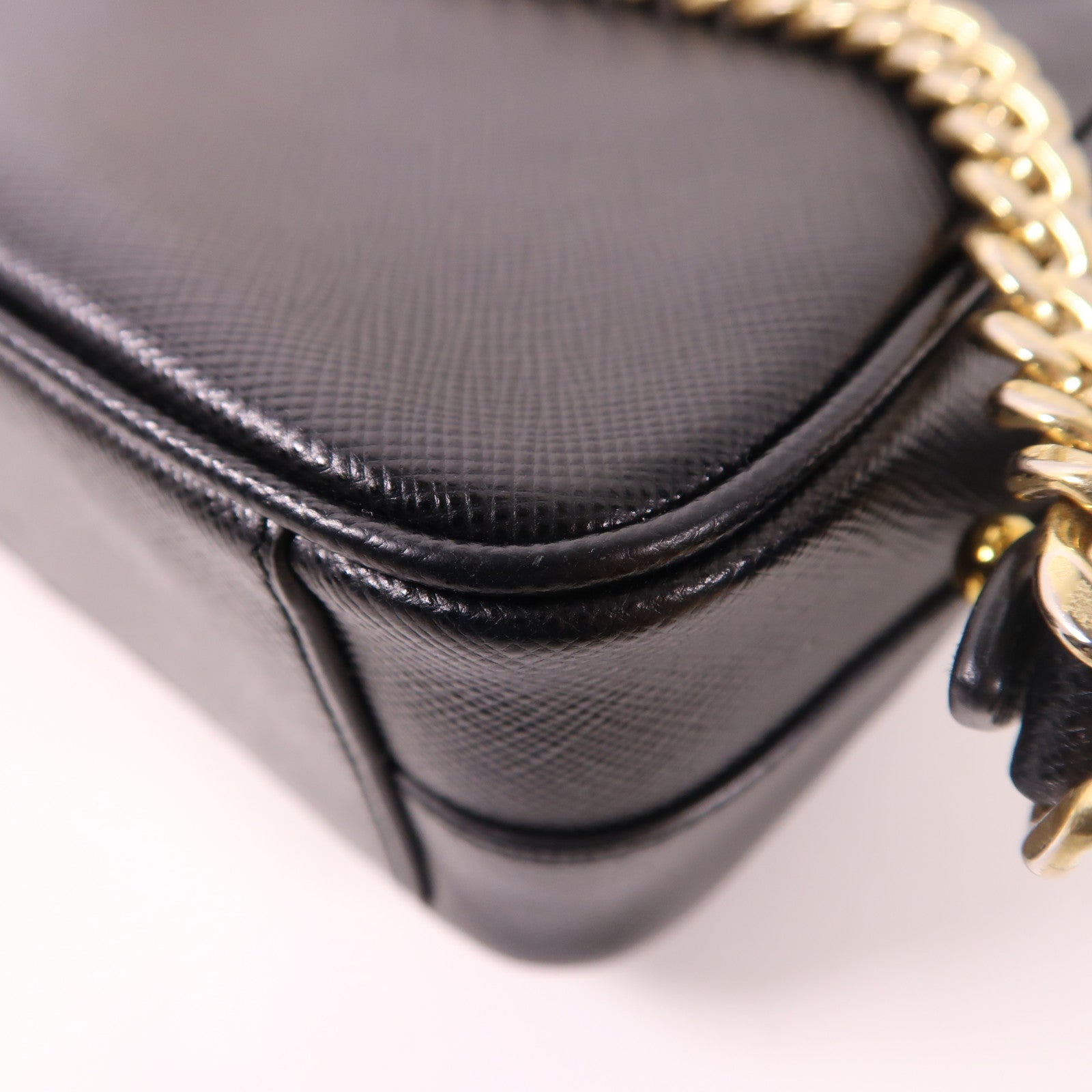 PRADA Saffiano皮革Shoulder Bag金扣肩背袋