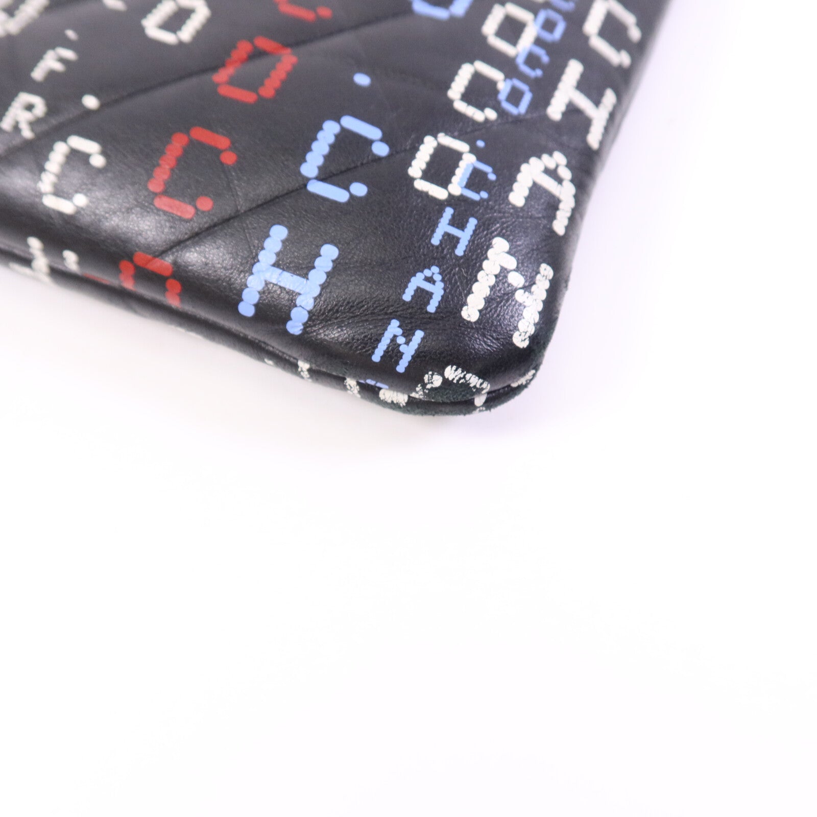 CHANEL 羊皮皮革Pouch銀扣手拿包