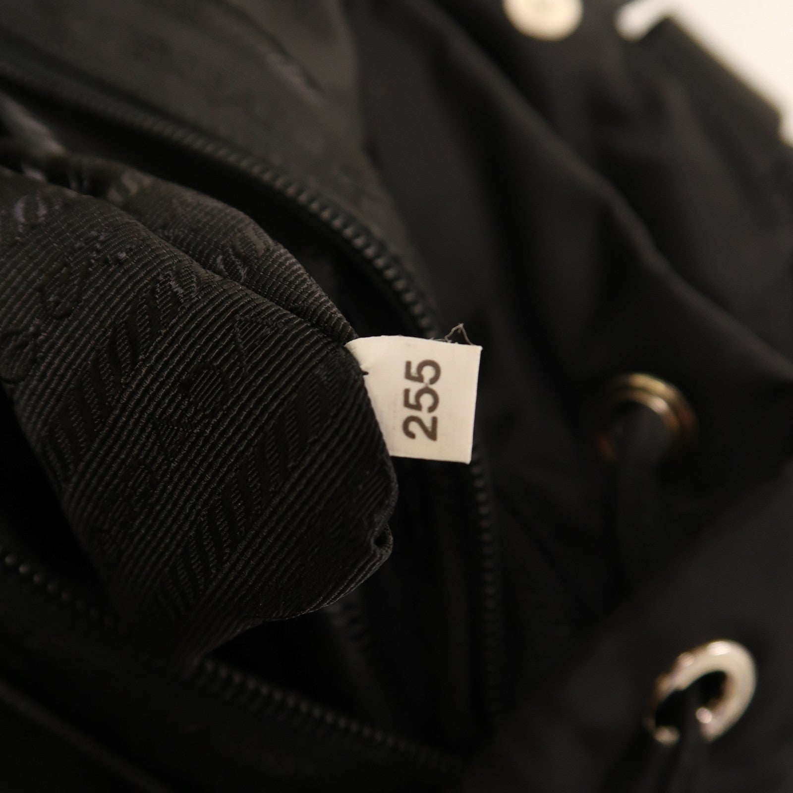 PRADA 尼龍Backpack銀扣背包黑色