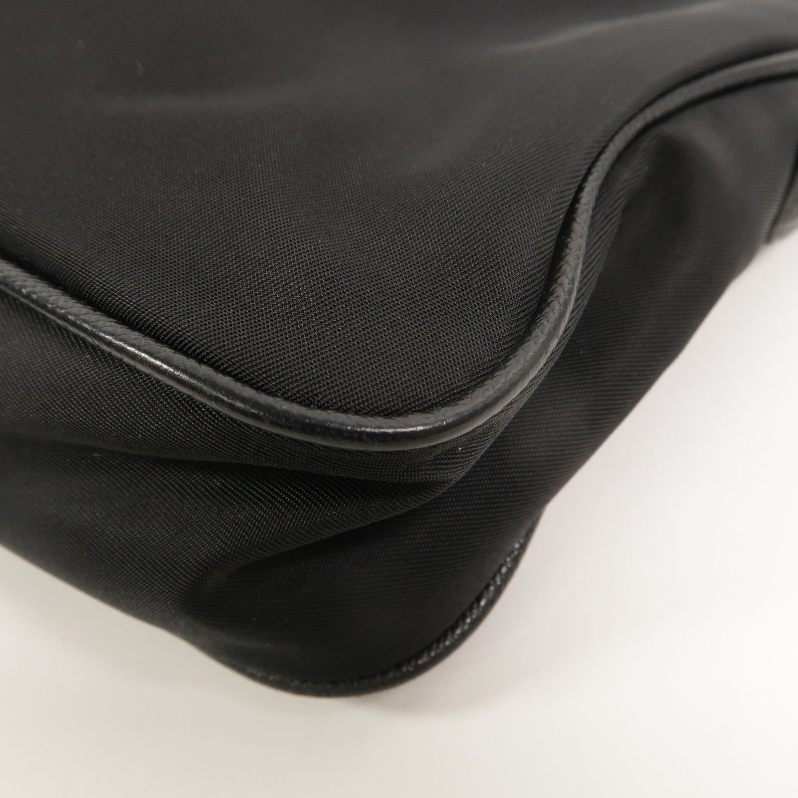 PRADA 尼龍Shoulder Bag鏈帶肩背袋