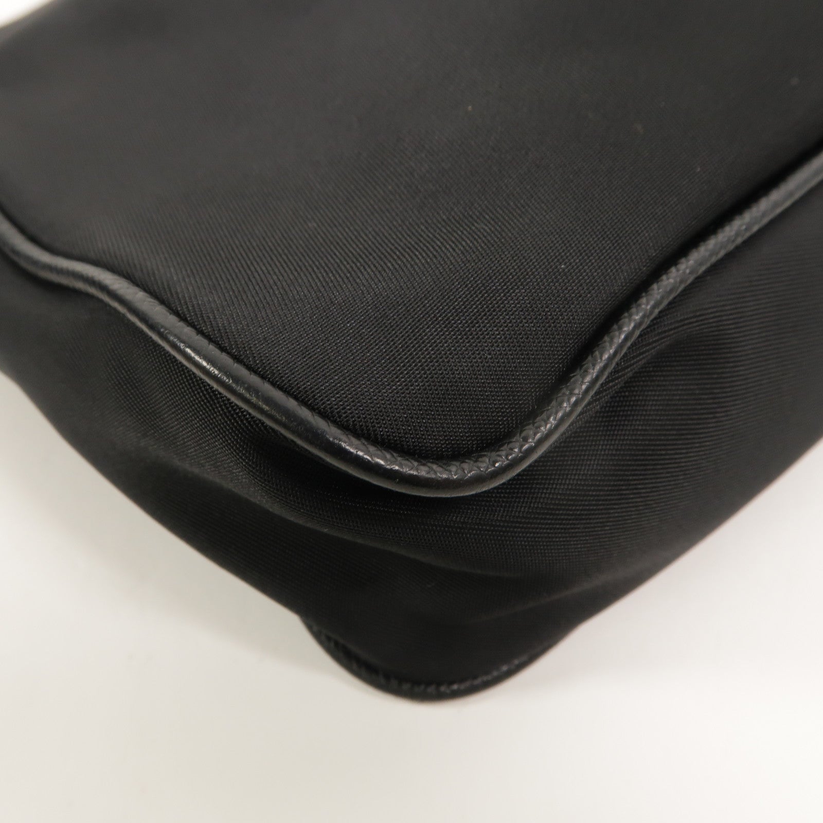 PRADA 尼龍Shoulder Bag鏈帶肩背袋