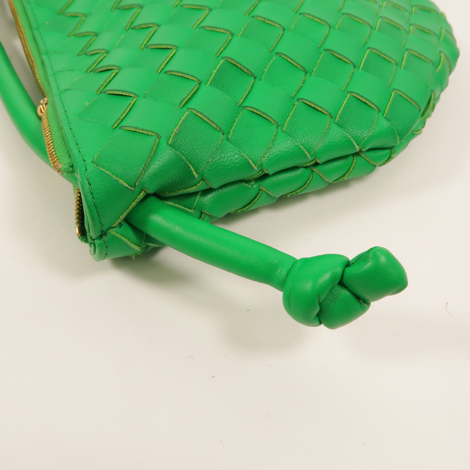 BOTTEGA VENETA 羊皮皮革Intrecciato Medium Turn Pouch肩背袋