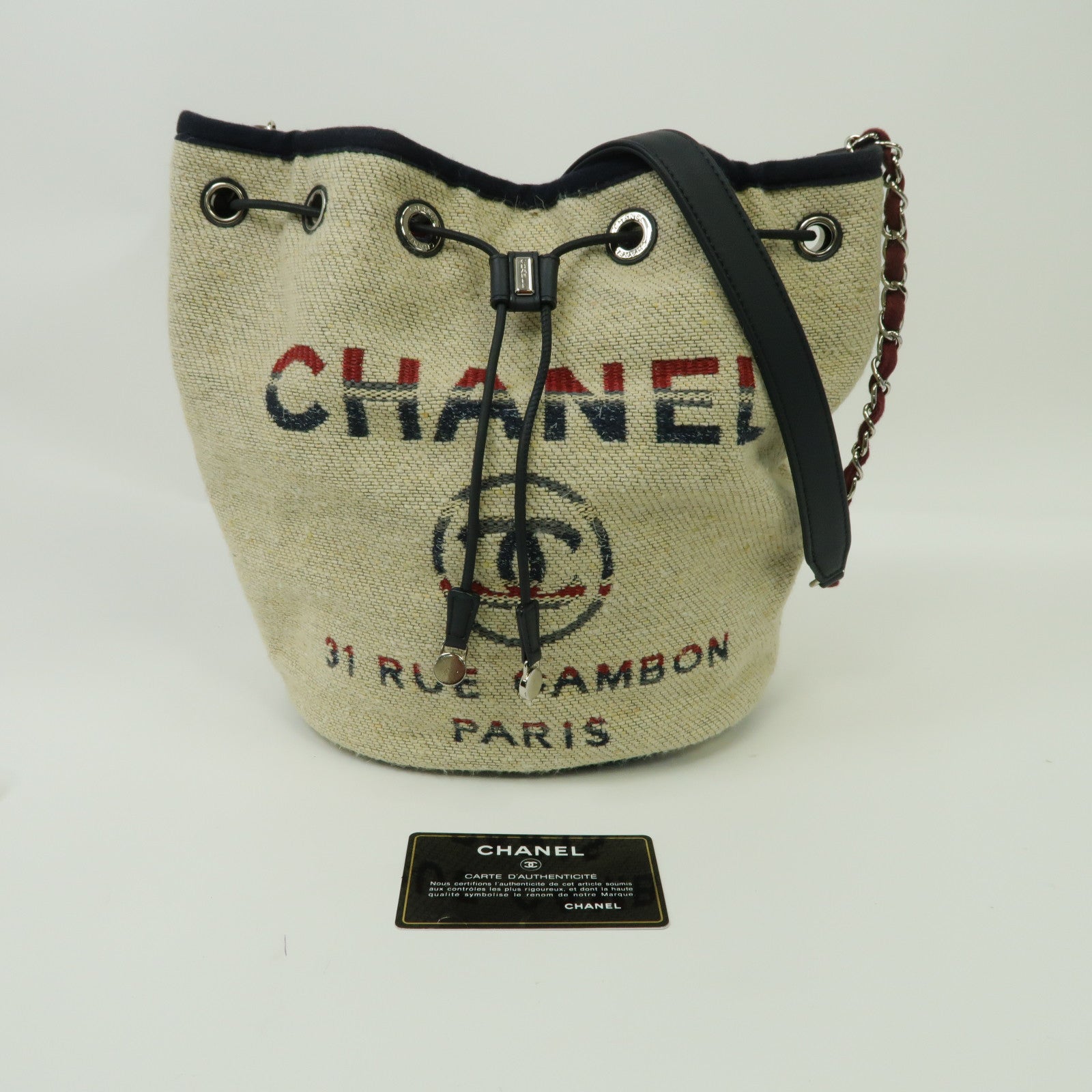 CHANEL 帆布Deauville Bucket Bag銀扣肩背袋黑色/米色/多色