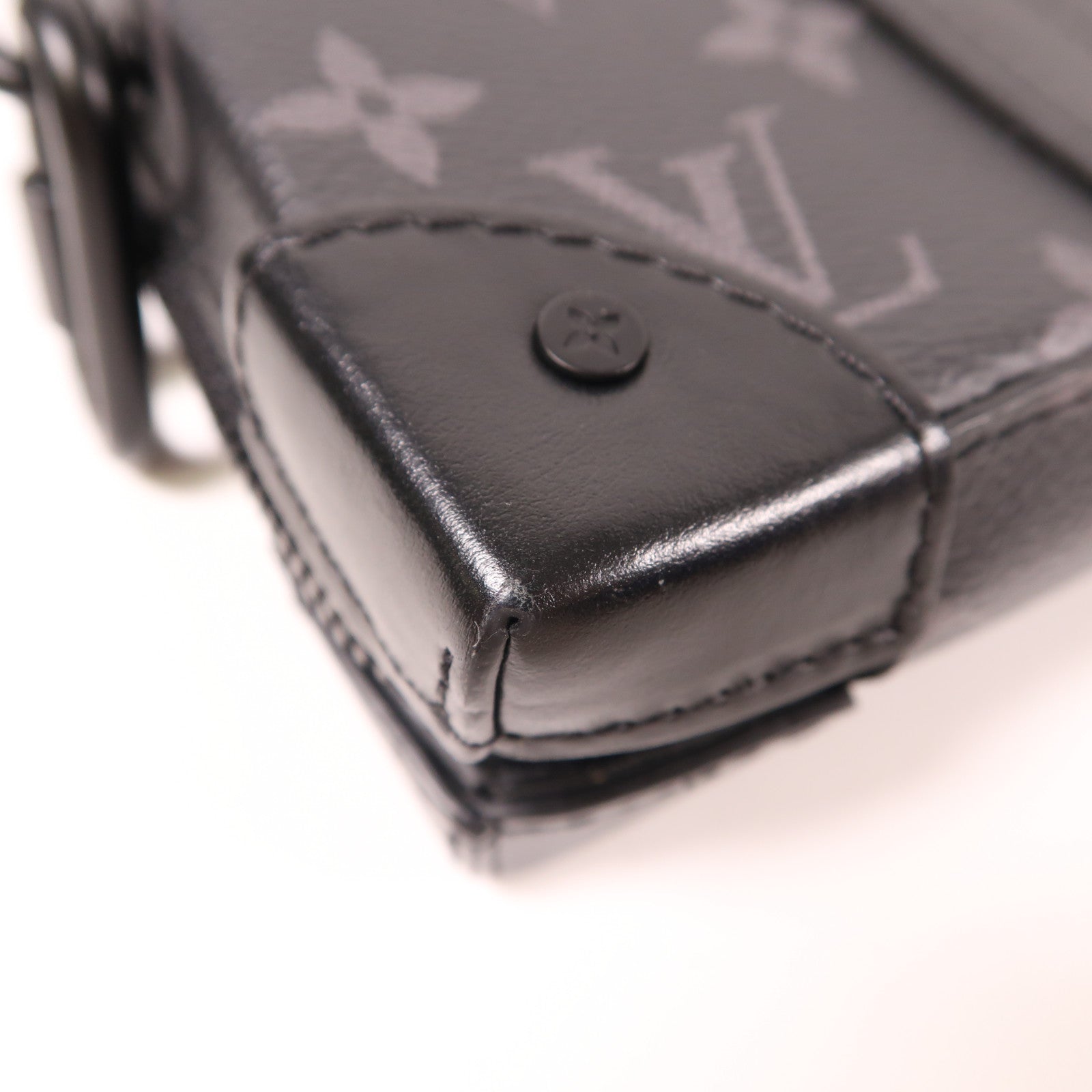 LOUIS VUITTON Monogram Eclipse Soft Trunk Wallet肩背袋黑色