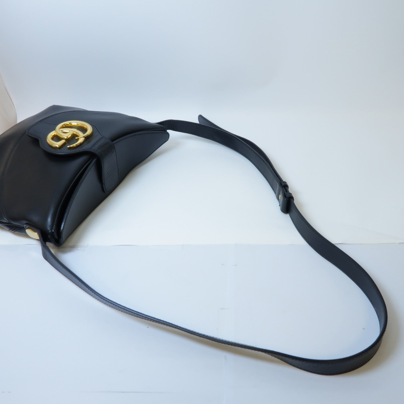 GUCCI 【激減優惠】牛皮皮革Arli Medium Shoulder Bag金扣肩背袋黑色