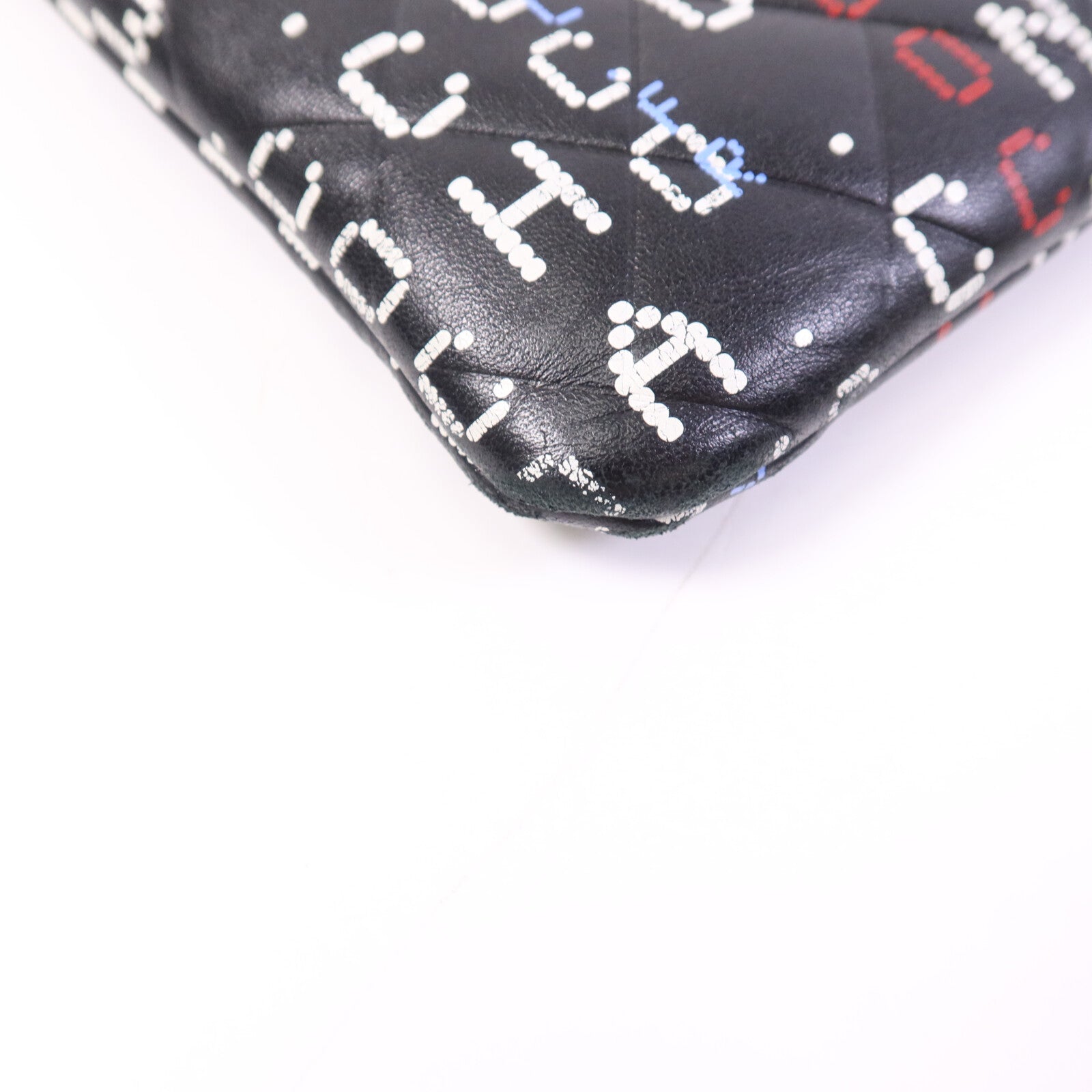 CHANEL 羊皮皮革Pouch銀扣手拿包