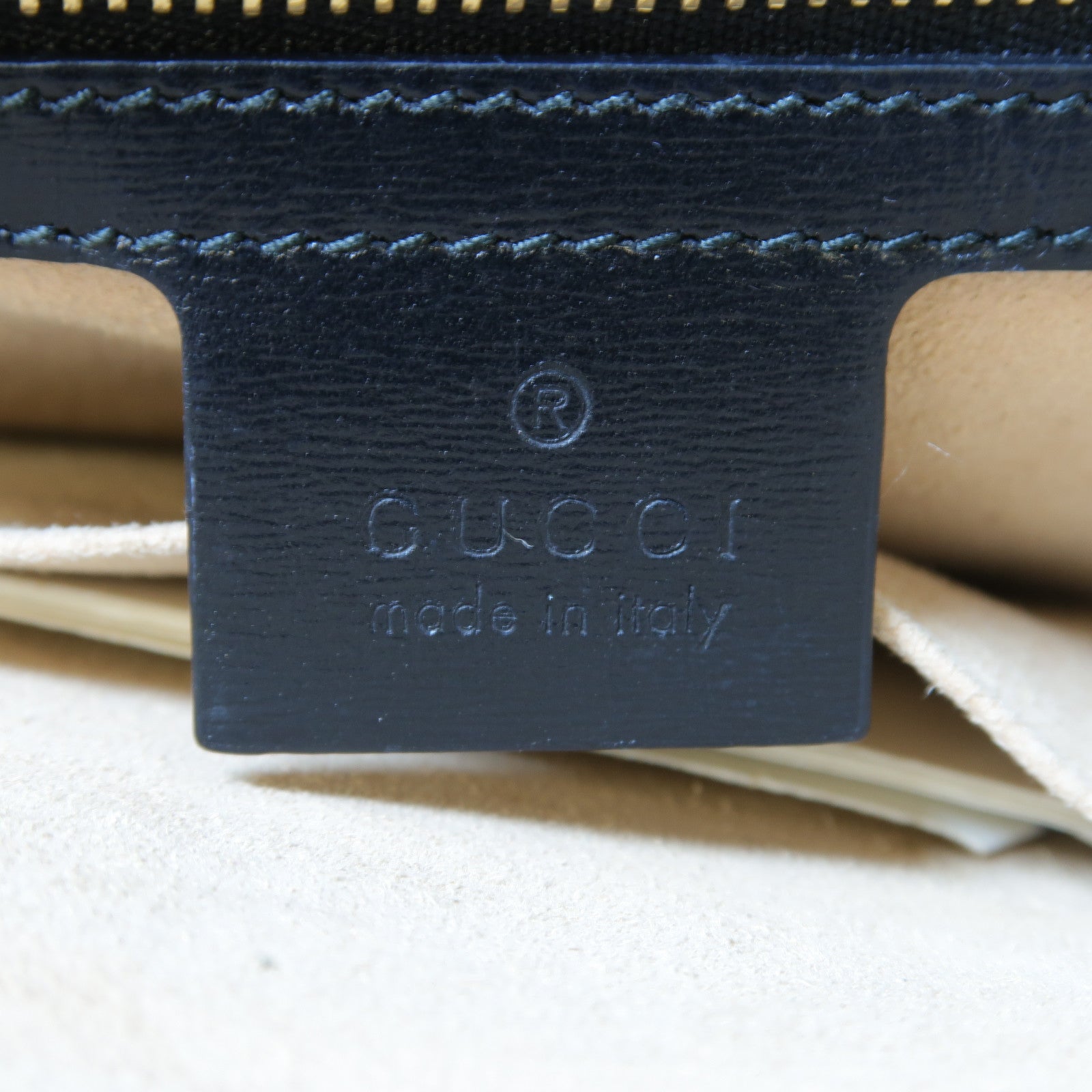 GUCCI 【激減優惠】牛皮皮革Arli Medium Shoulder Bag金扣肩背袋黑色