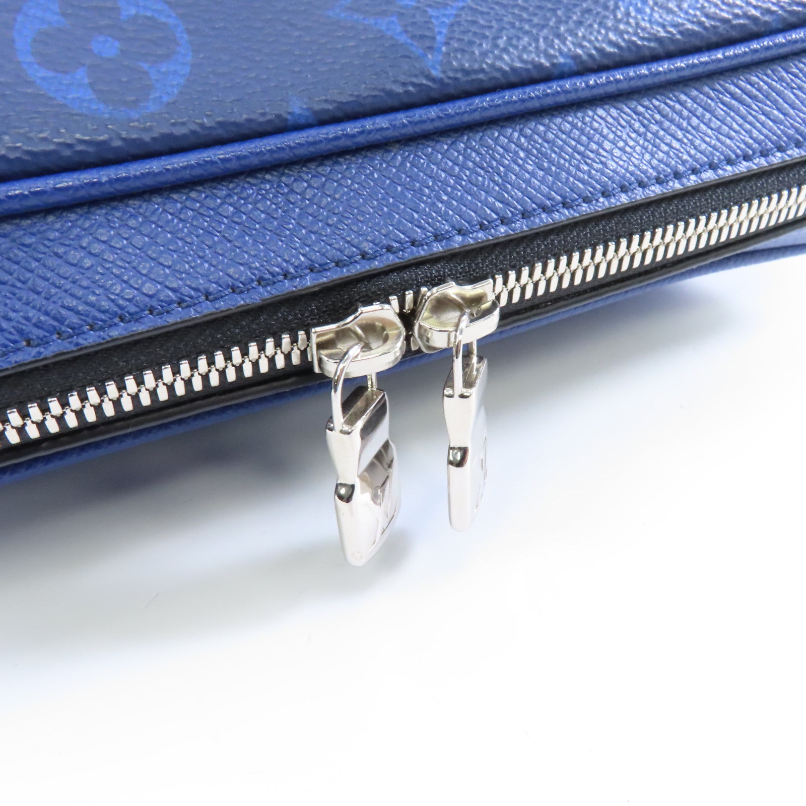 LOUIS VUITTON Monogram/Taiga Outdoor Messenger銀扣肩背袋藍色