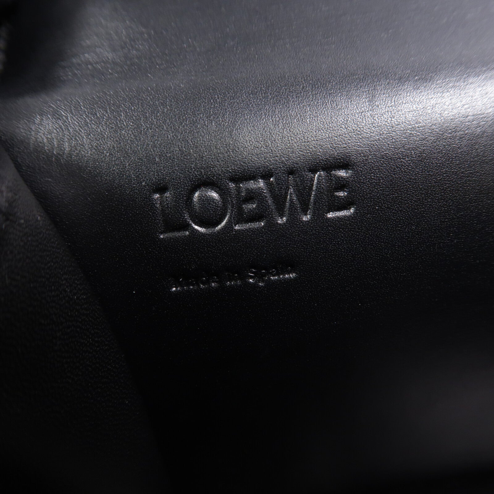 LOEWE 牛皮皮革Barcelona肩背袋