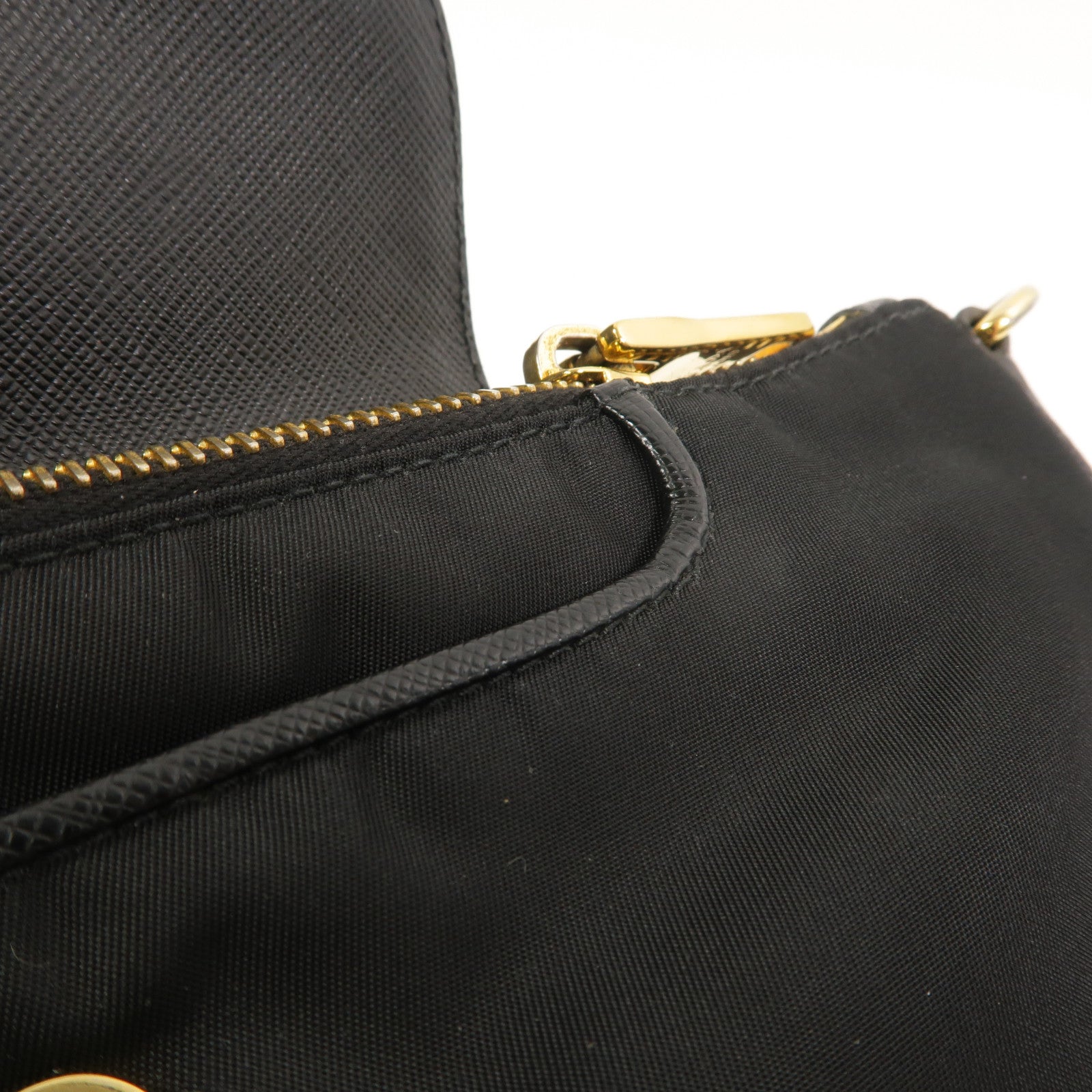 PRADA 尼龍Shoulder Bag鏈帶肩背袋