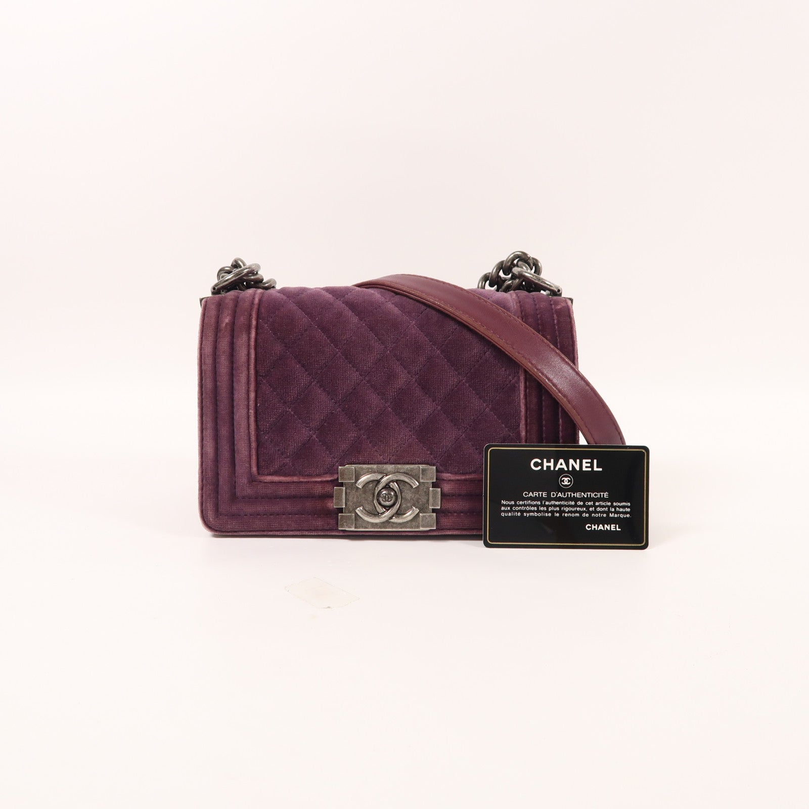 CHANEL Velvet Boy 20銀扣鏈帶肩背袋