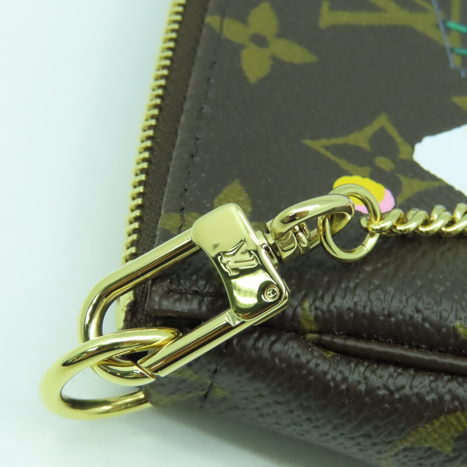 LOUIS VUITTON Monogram Mini Pochette Access金扣手挽袋彩色