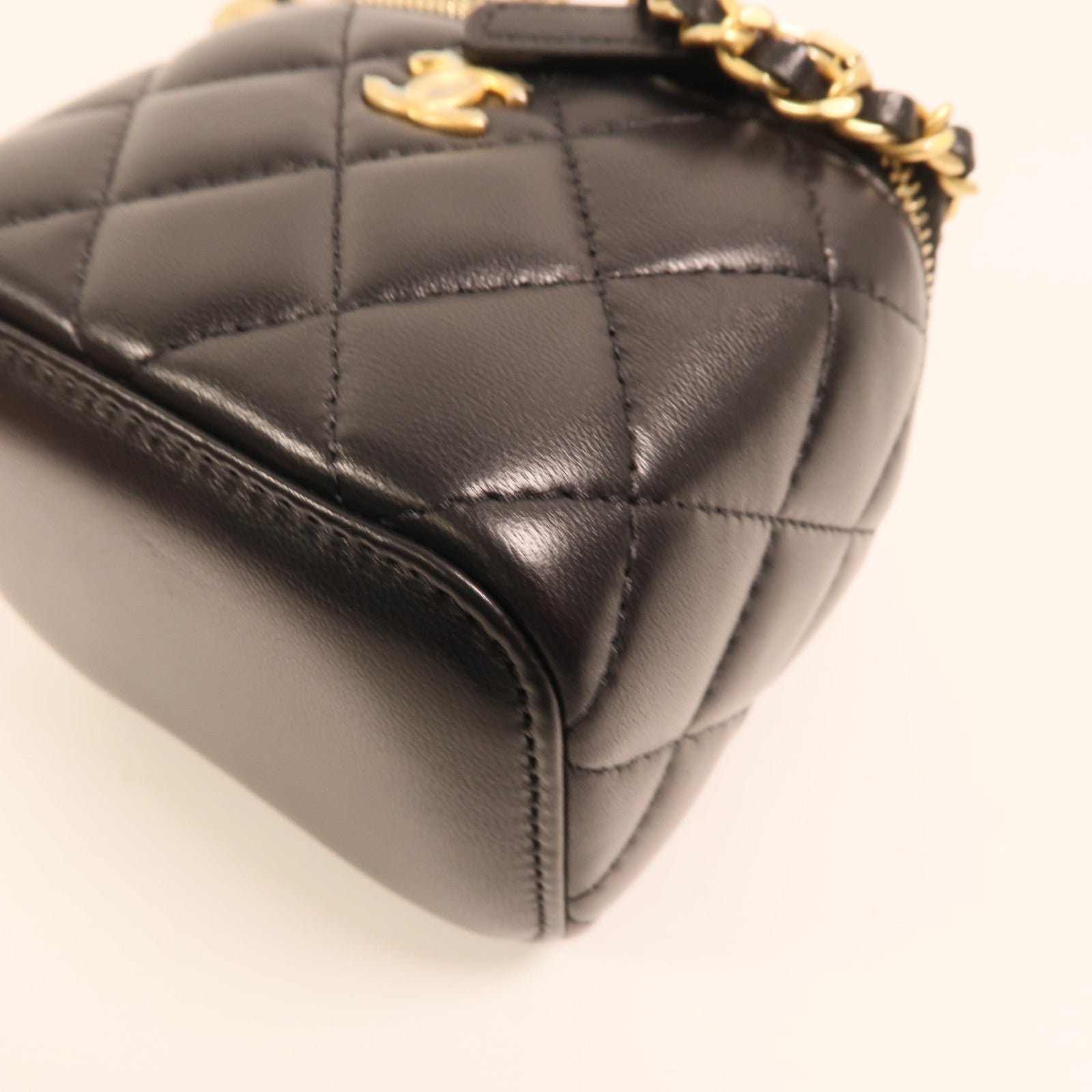 CHANEL 羊皮皮革Mini Vanity Case With Gold Ball金扣鏈帶肩背袋