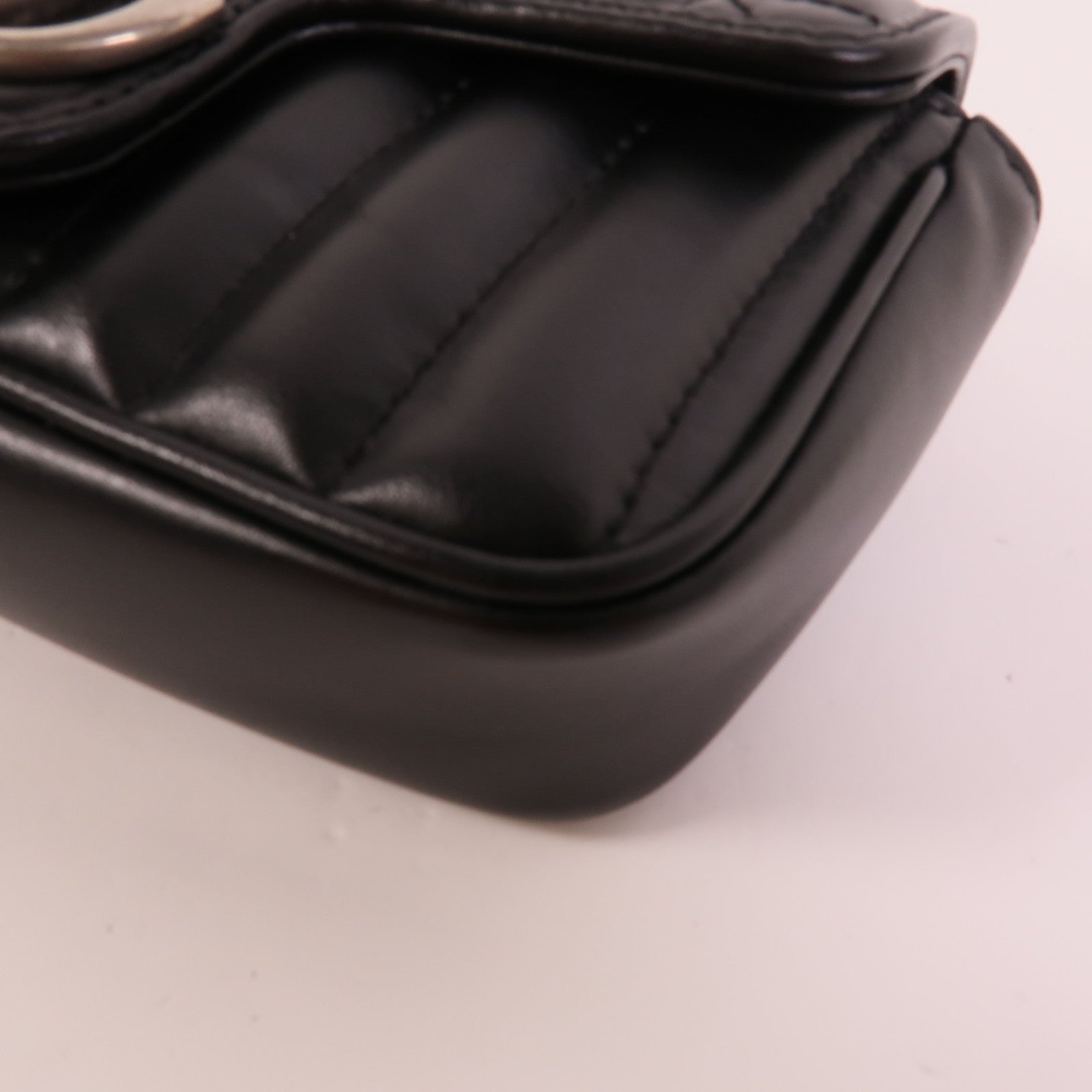GUCCI 牛皮皮革GG Marmont Super Mini鏈帶肩背袋
