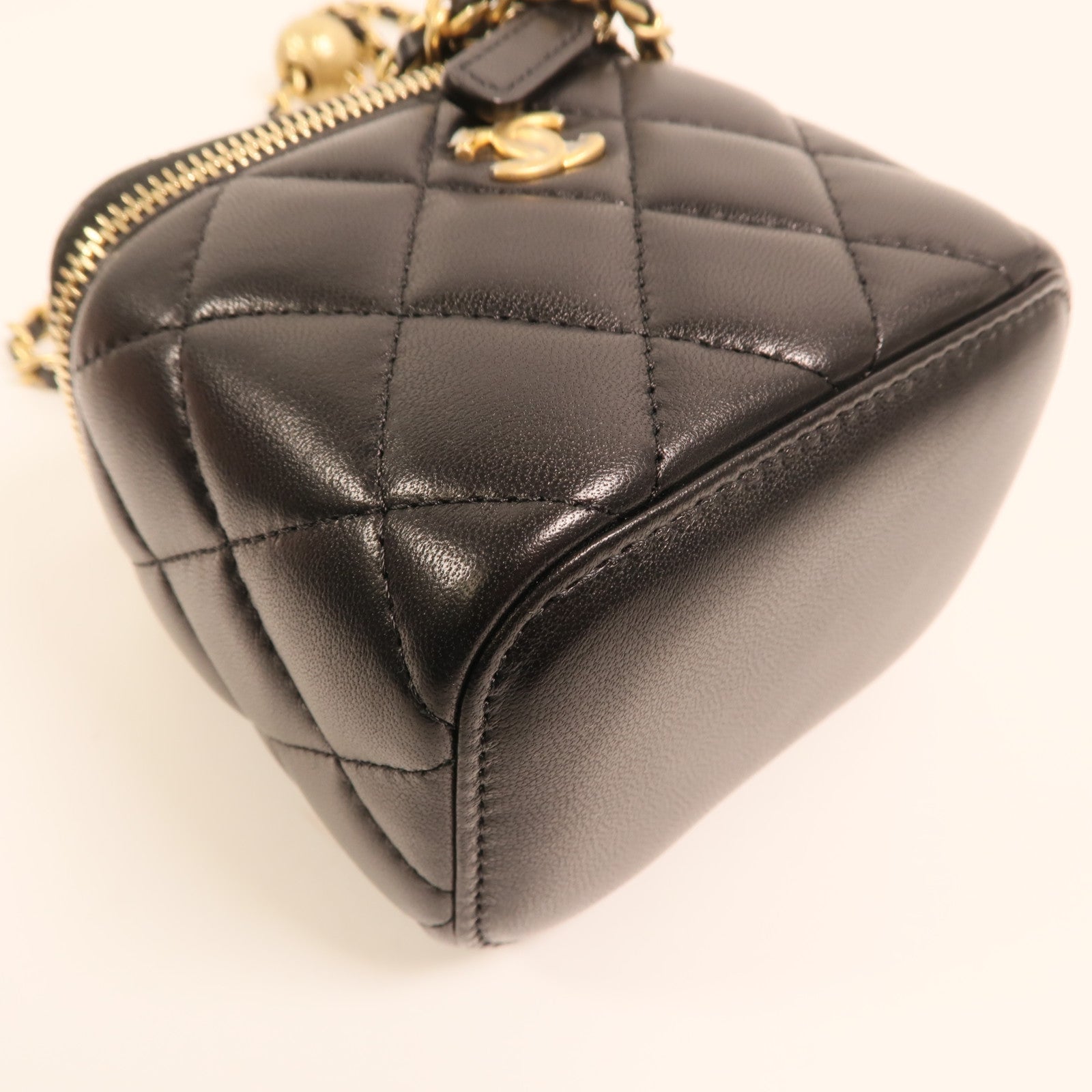 CHANEL 羊皮皮革Mini Vanity Case With Gold Ball金扣鏈帶肩背袋