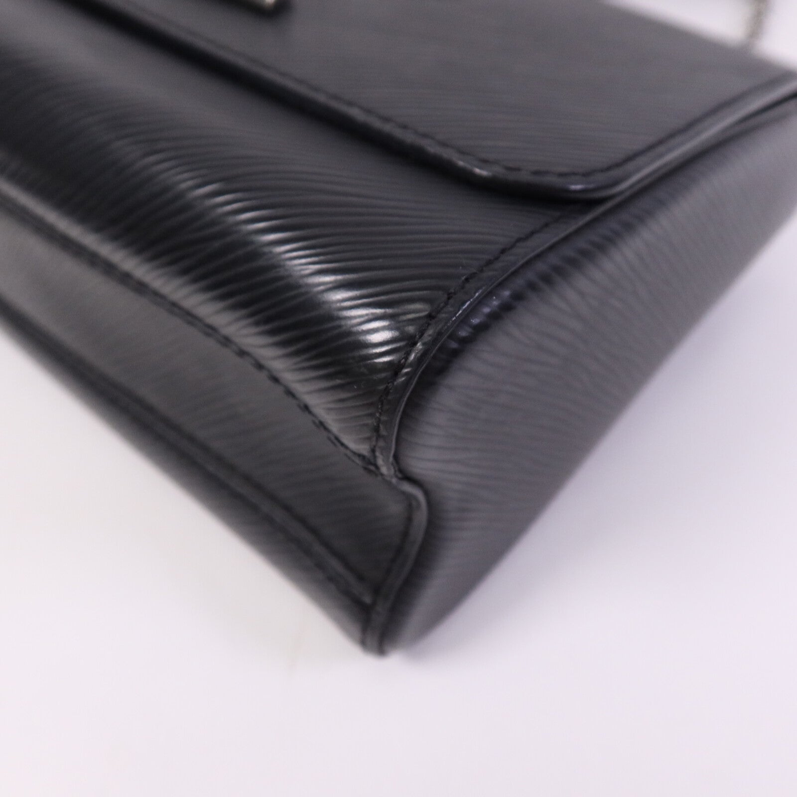 LOUIS VUITTON Epi Twist MM銀扣鏈帶肩背袋