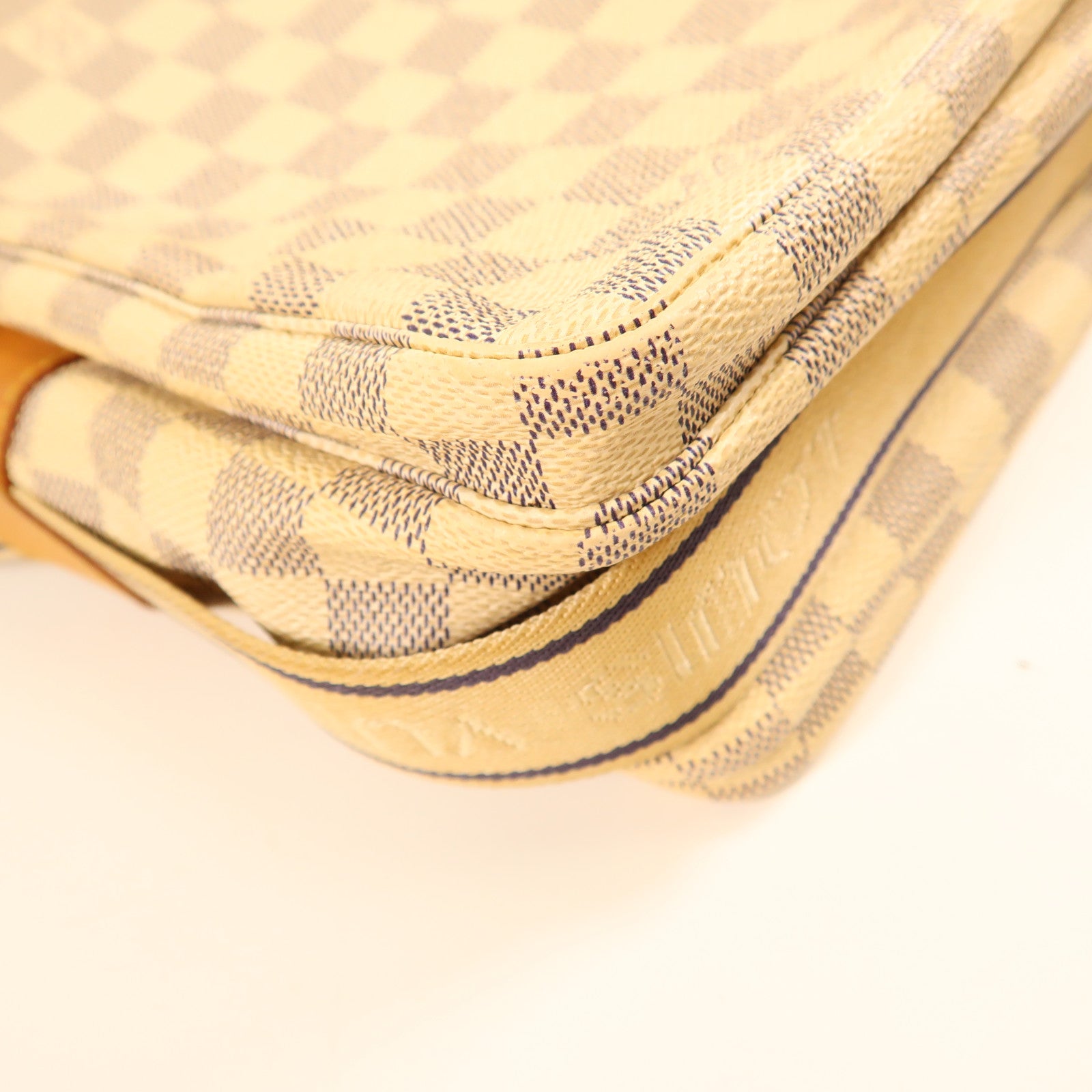 LOUIS VUITTON Damier Azur Naviglio金扣肩背袋